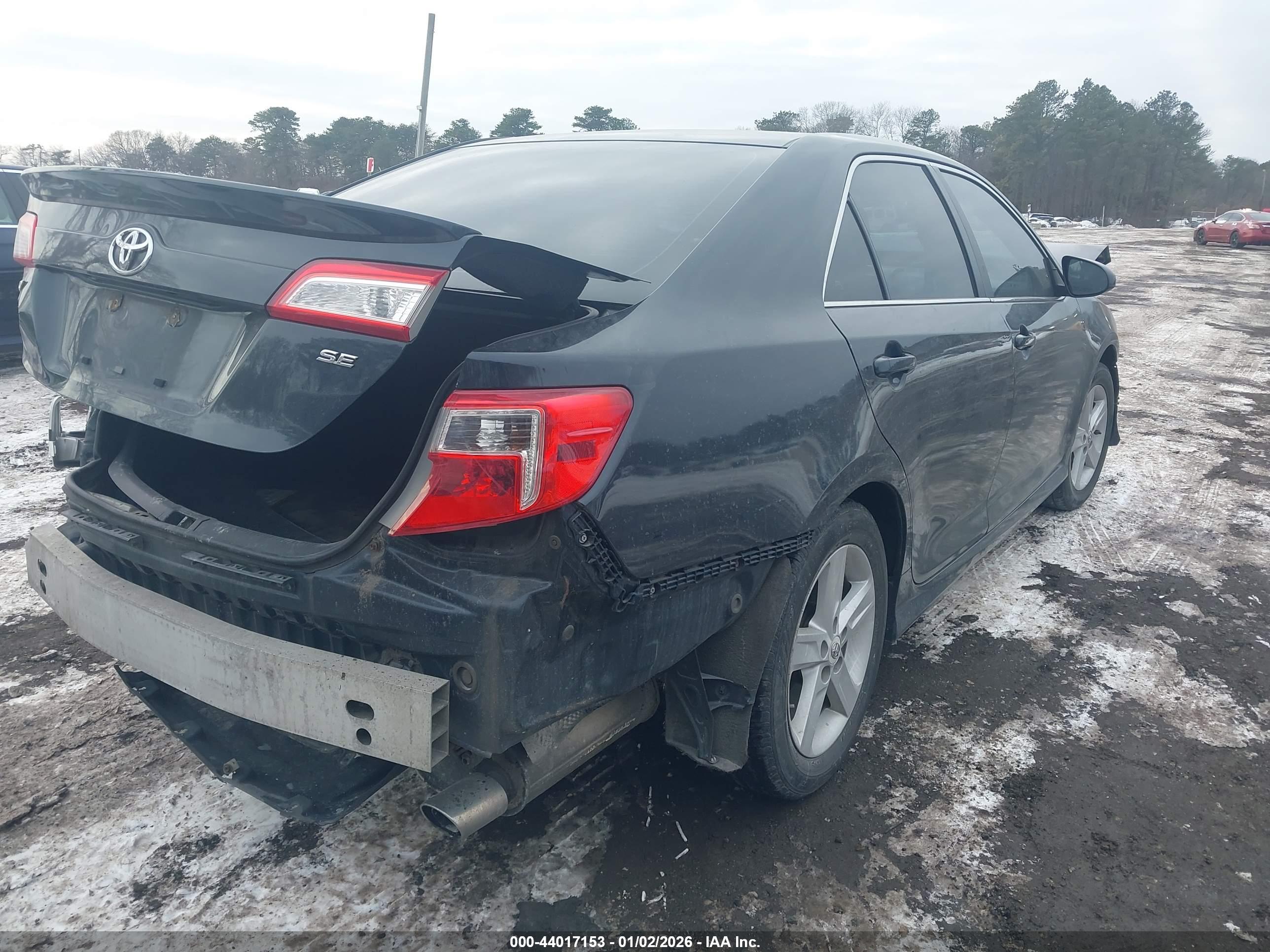 TOYOTA CAMRY image 4