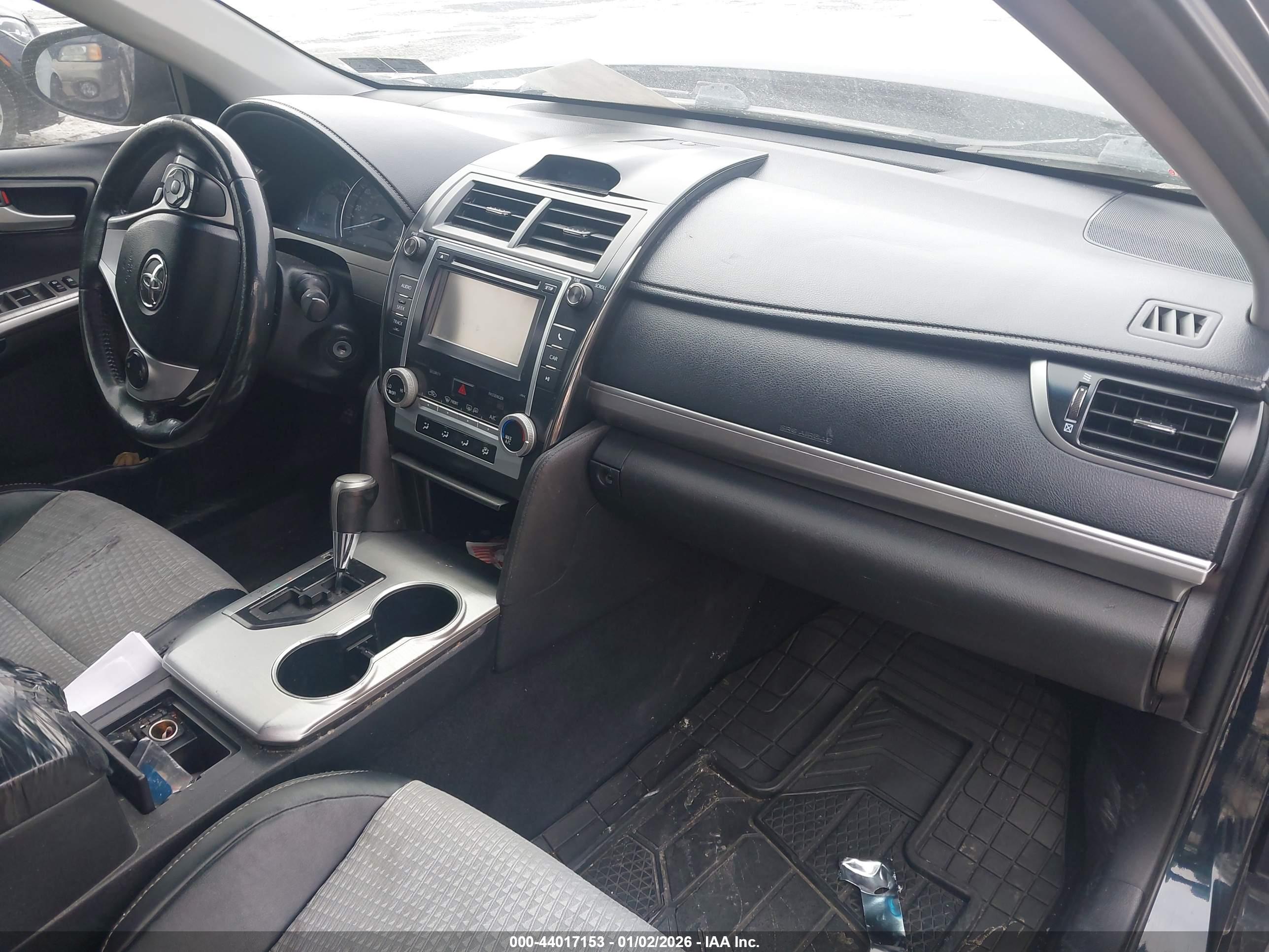 TOYOTA CAMRY image 5