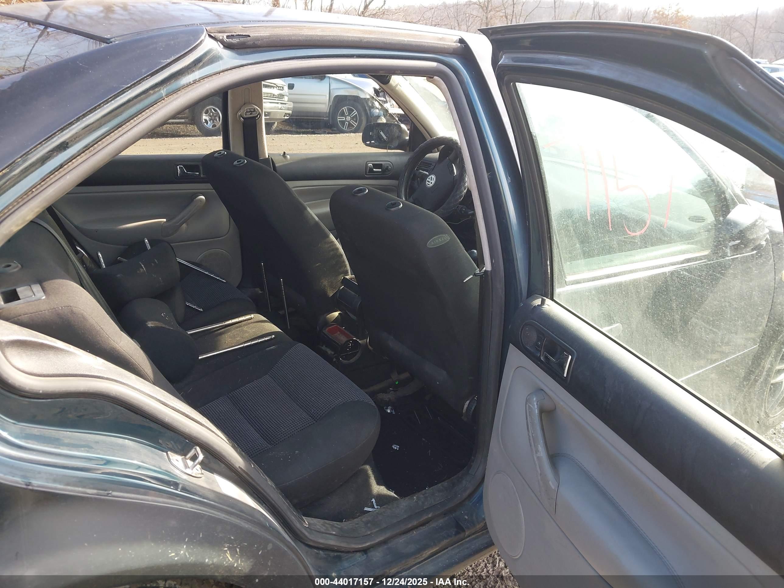 VOLKSWAGEN JETTA image 8