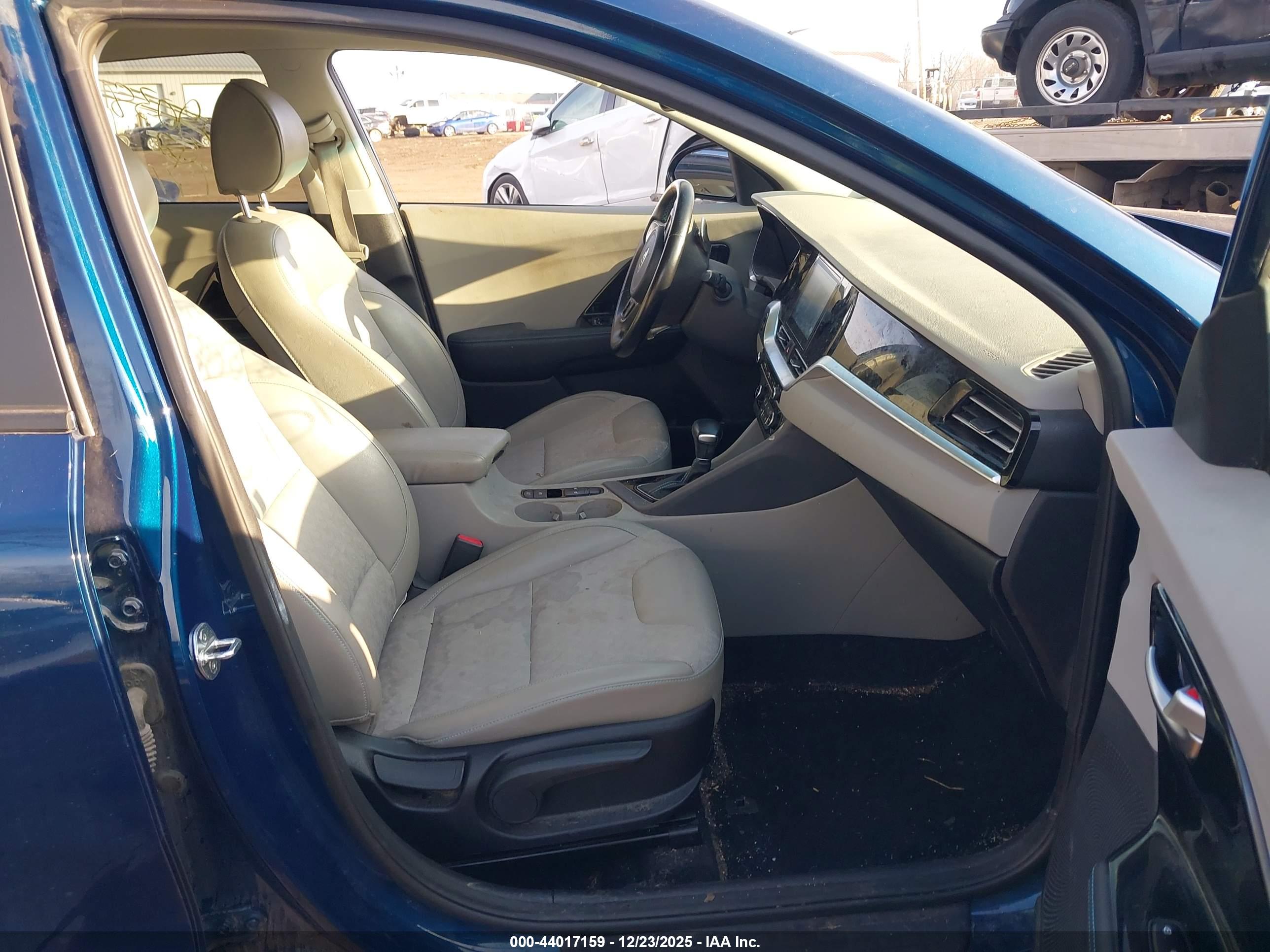 KIA NIRO image 5