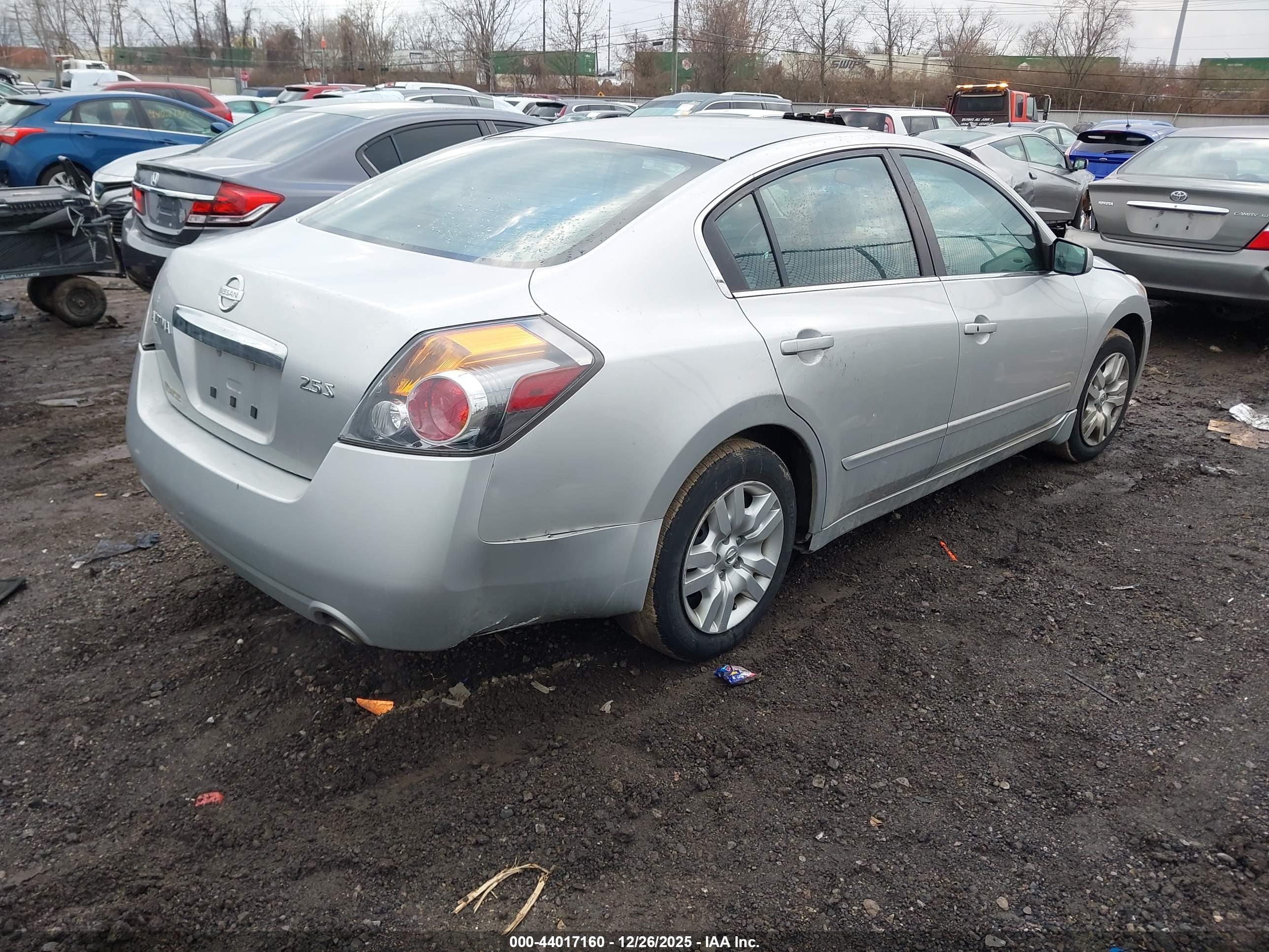 NISSAN ALTIMA image 4