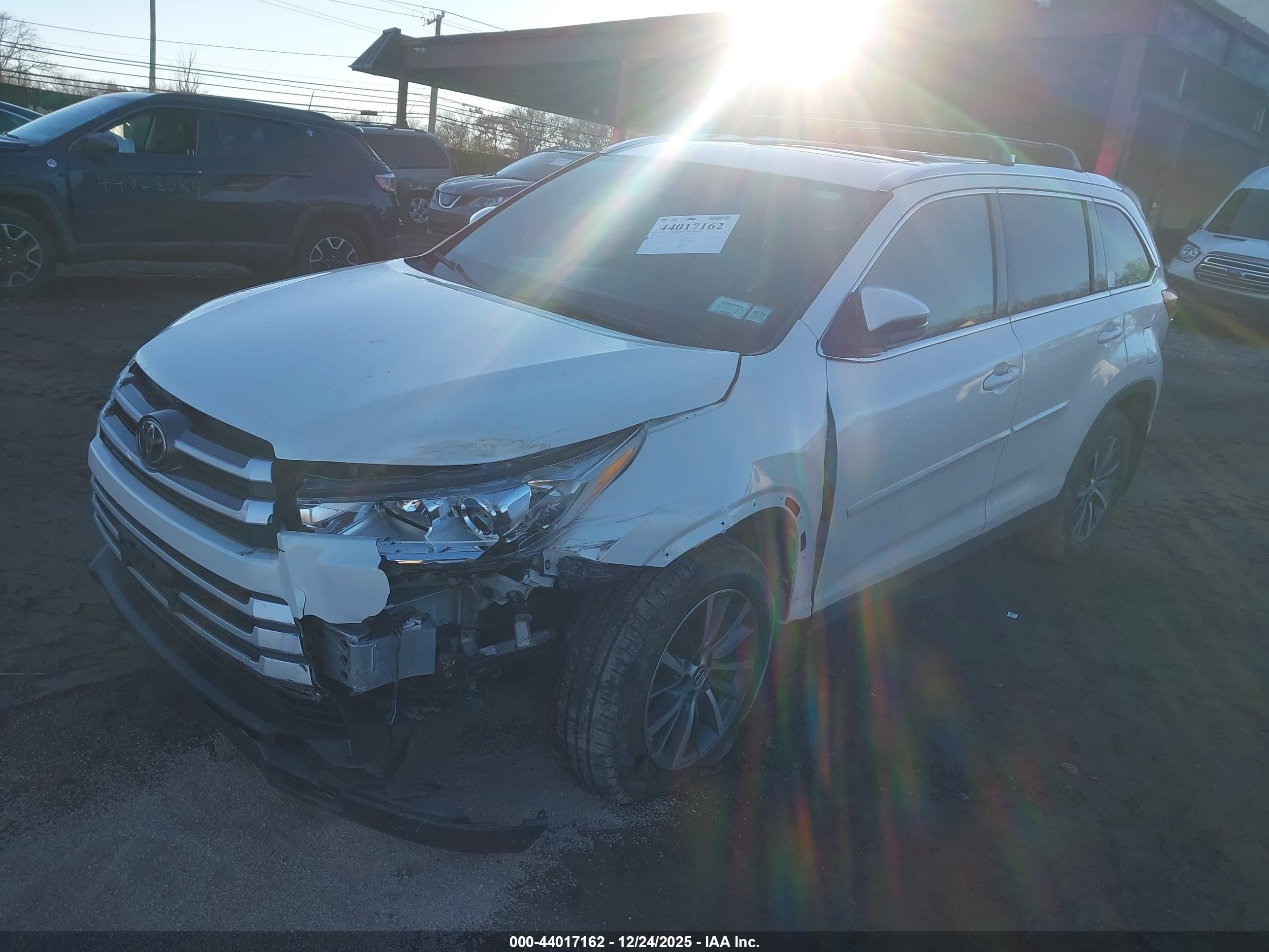 TOYOTA HIGHLANDER image 2