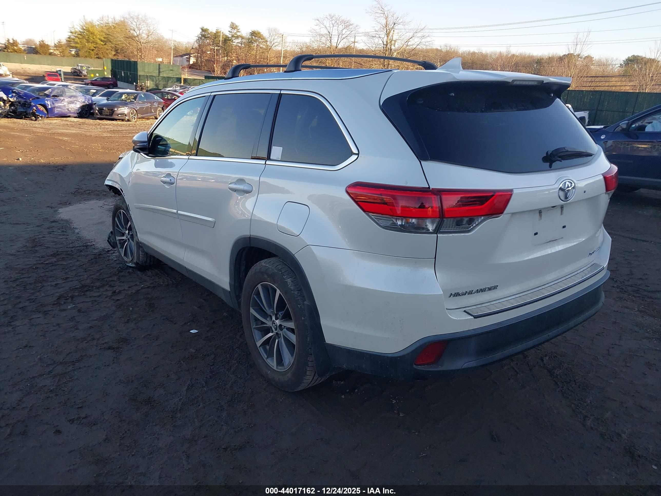 TOYOTA HIGHLANDER image 3