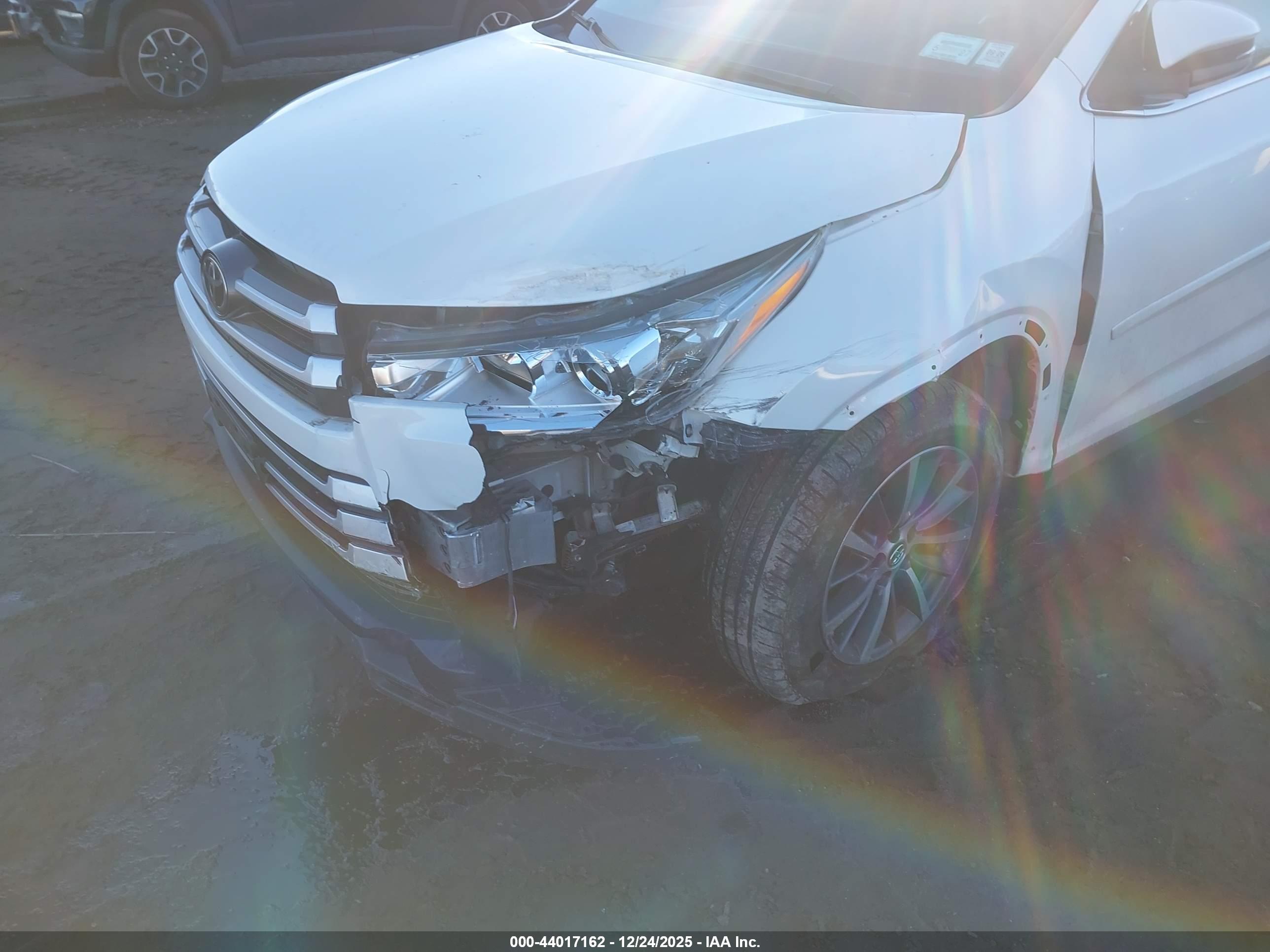 TOYOTA HIGHLANDER image 6