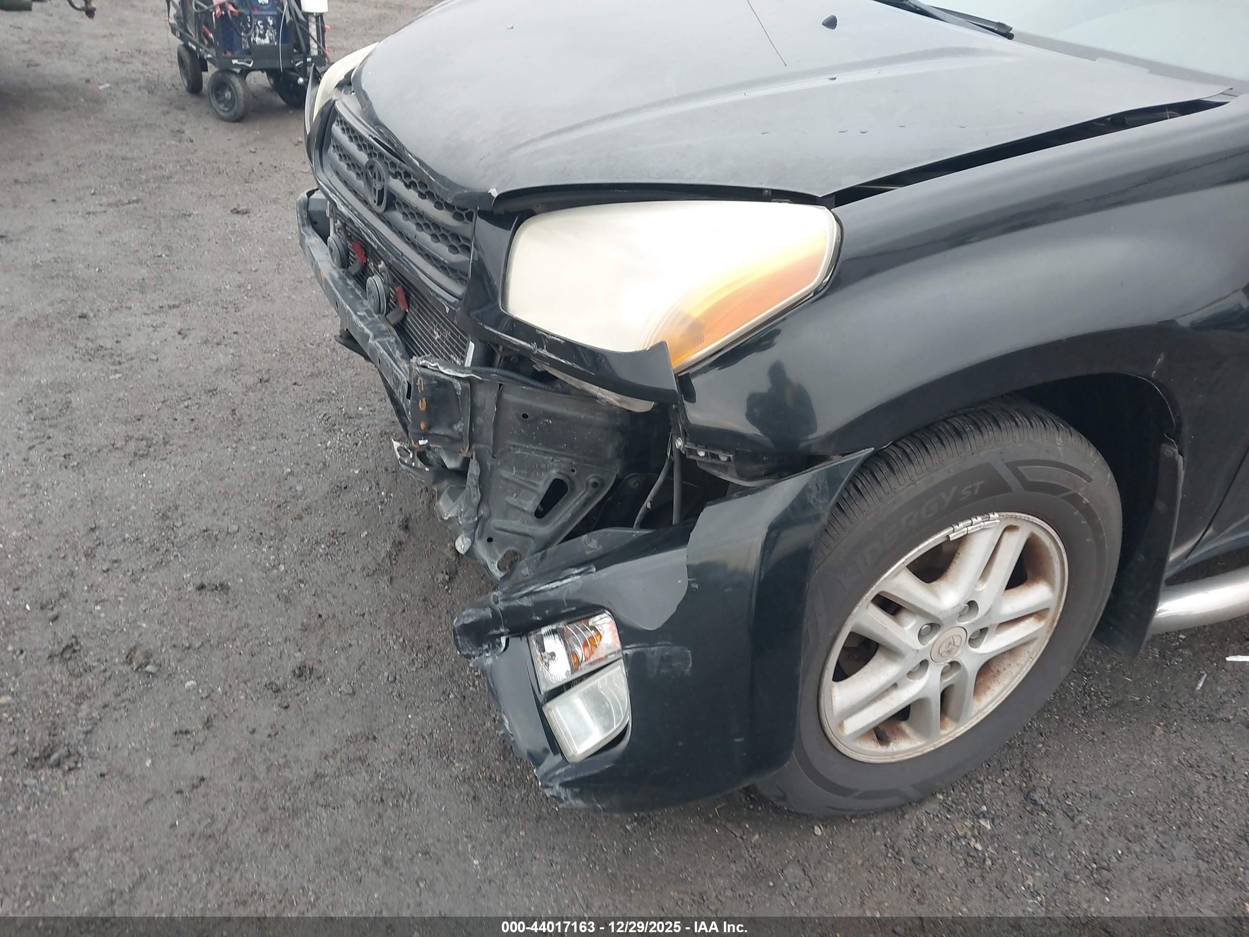 TOYOTA RAV4 image 6
