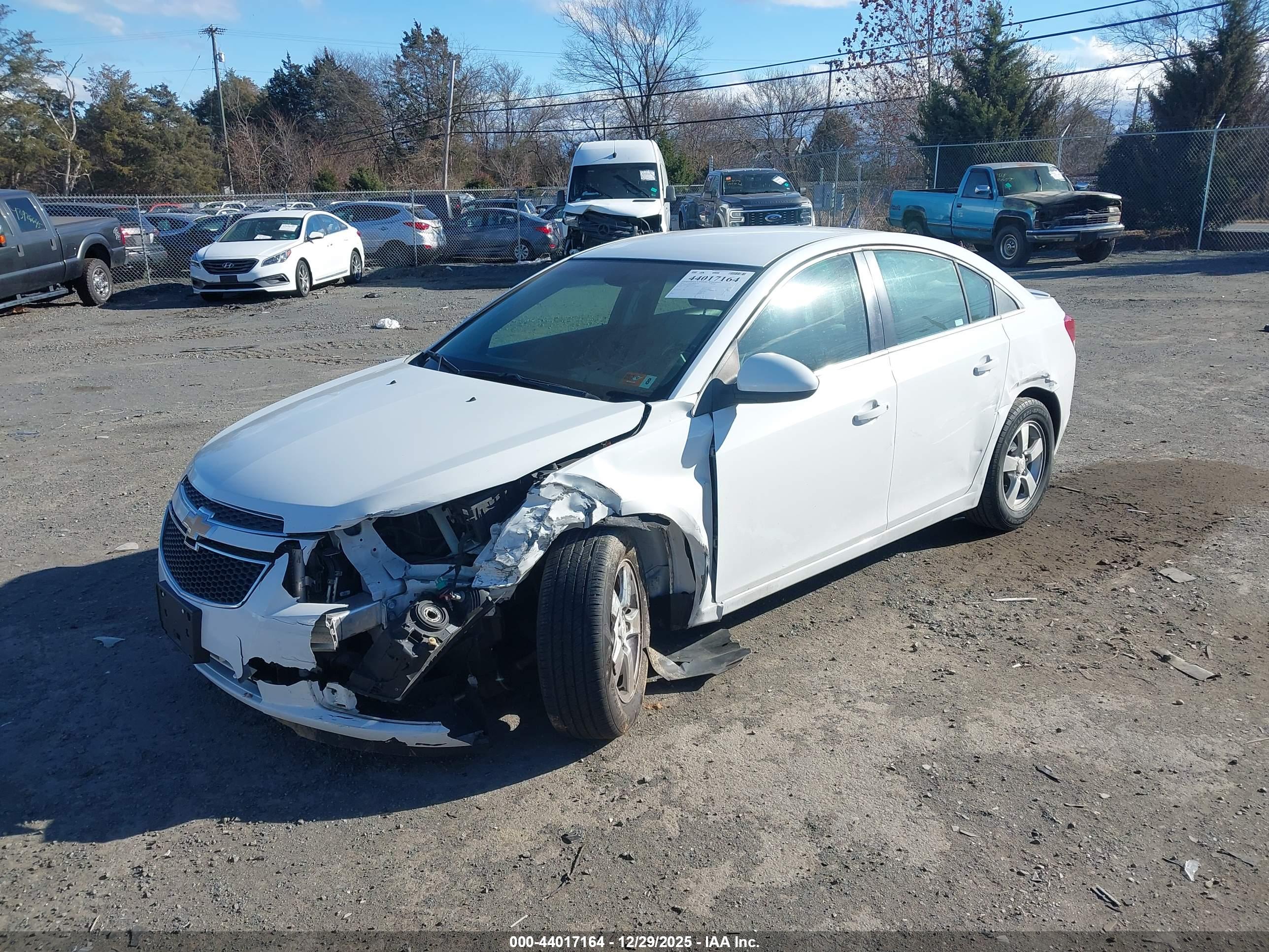 CHEVROLET CRUZE image 2