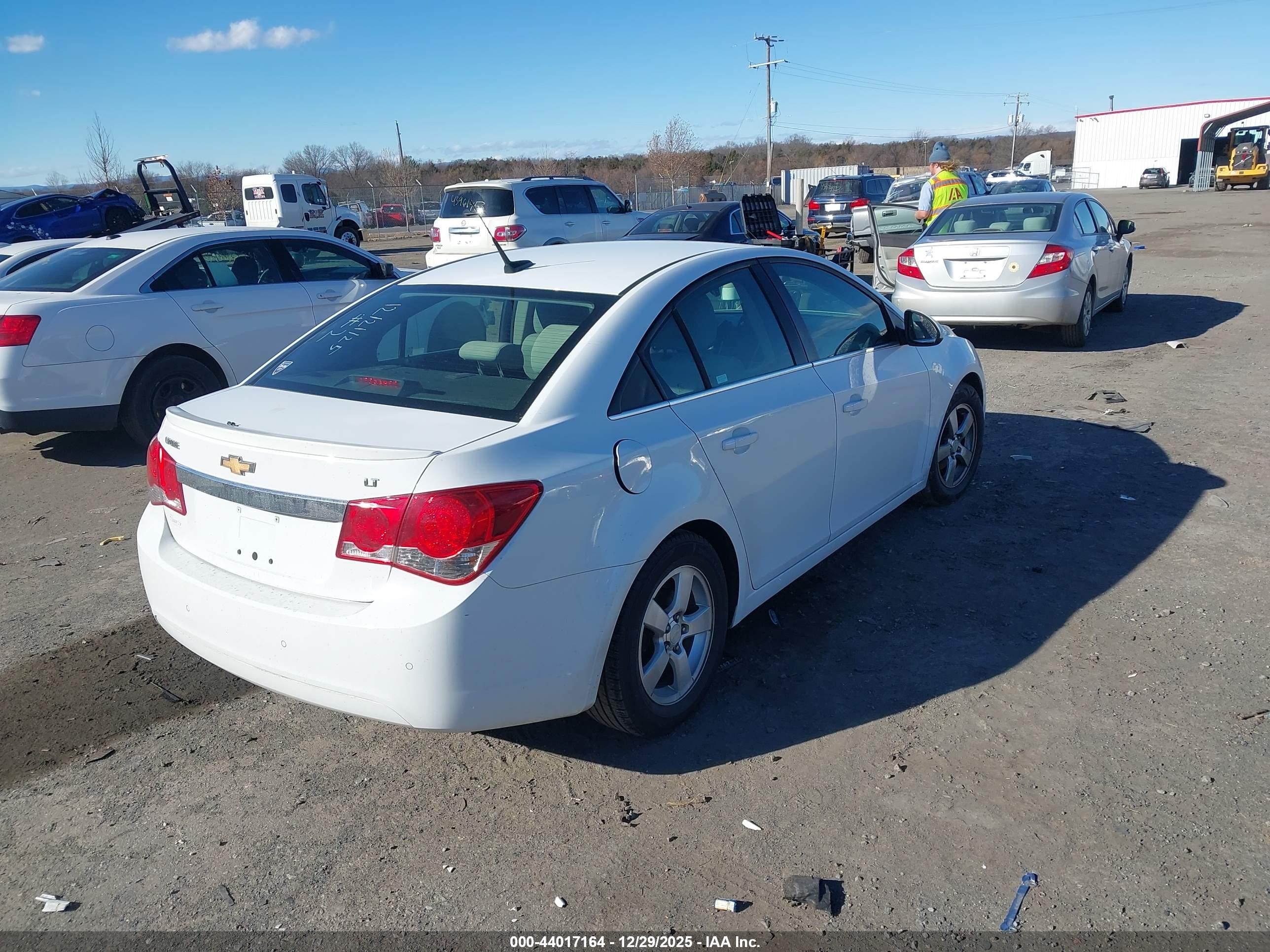 CHEVROLET CRUZE image 4