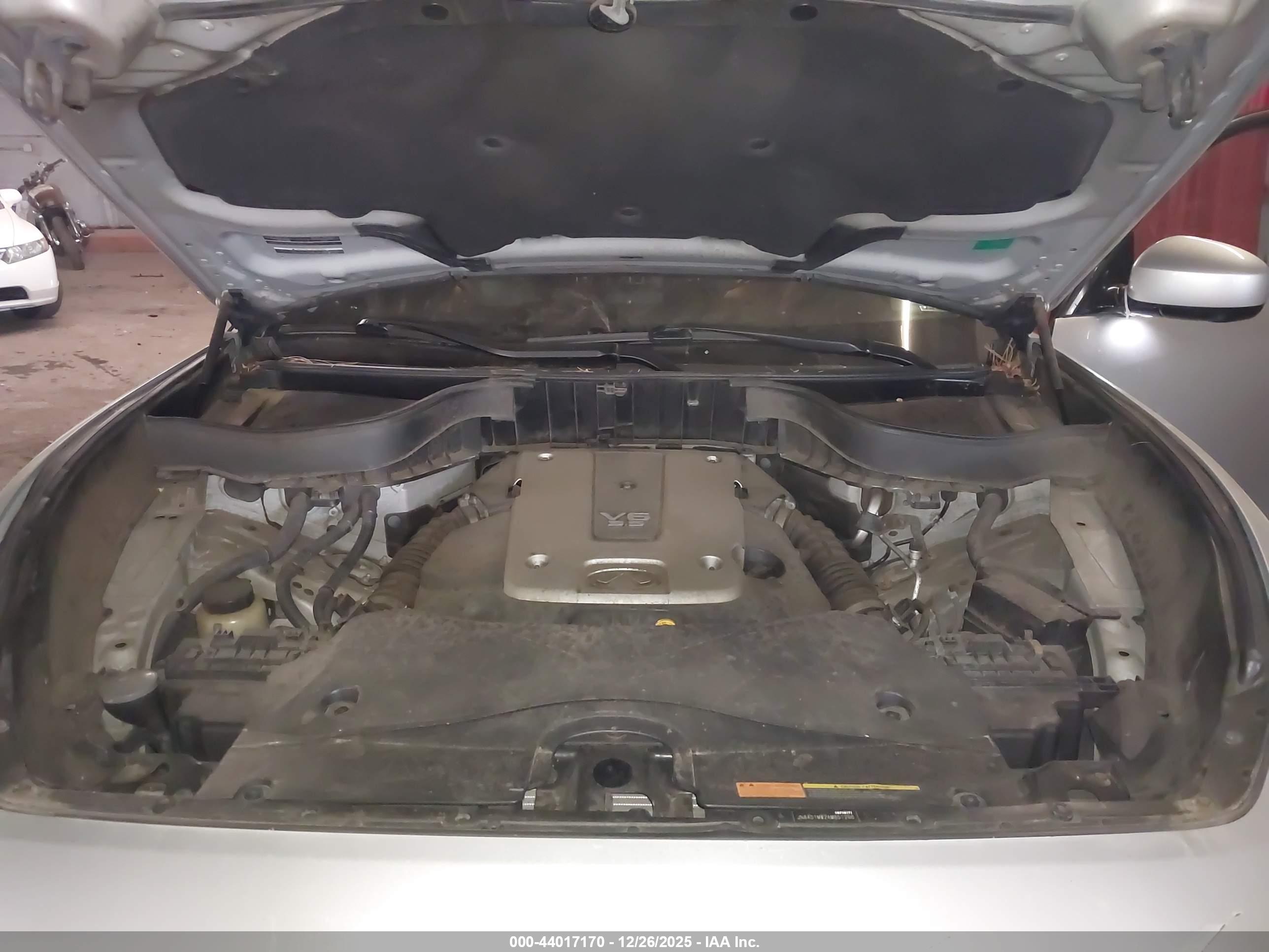 INFINITI FX35 image 10