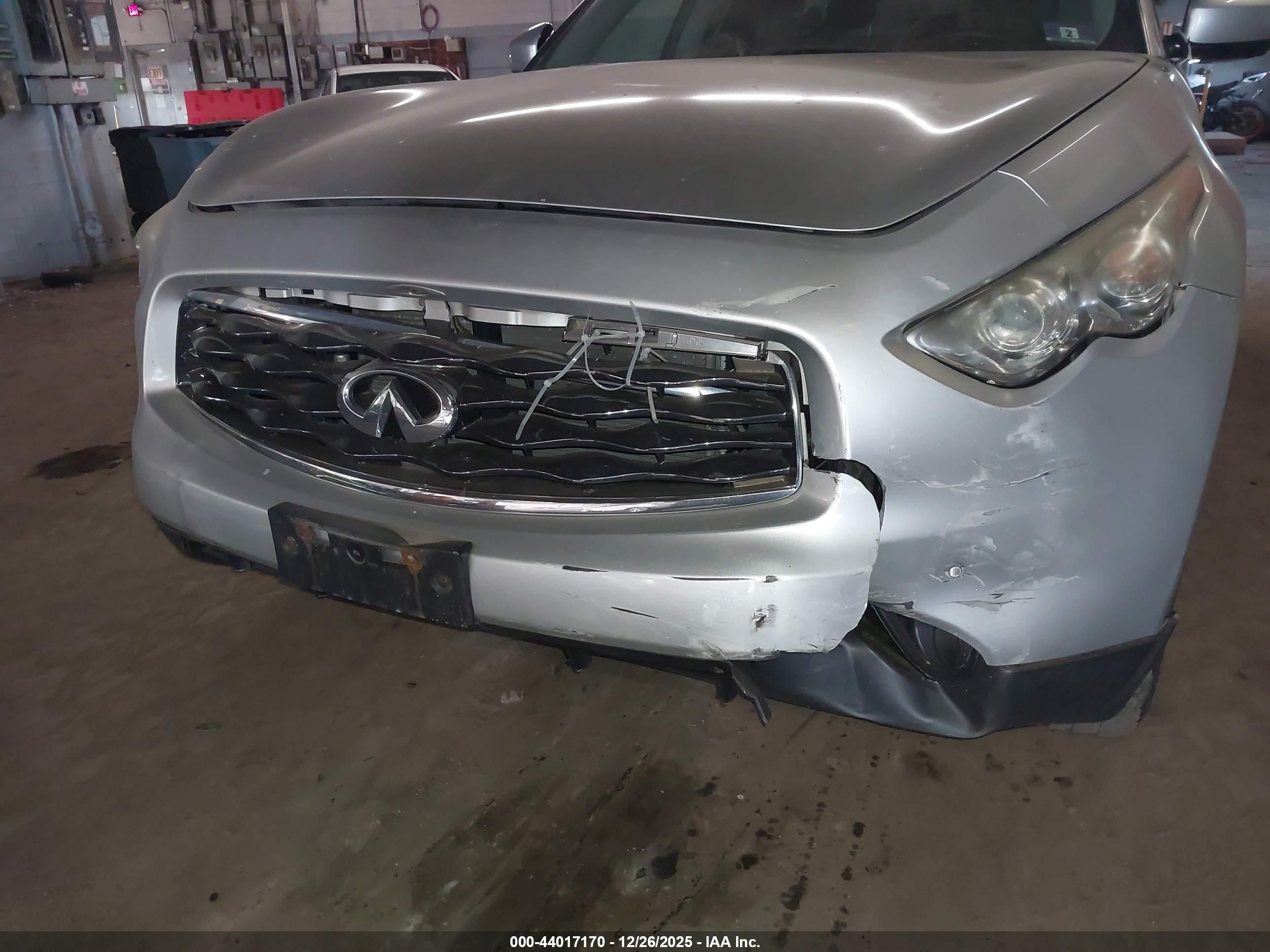 INFINITI FX35 image 6