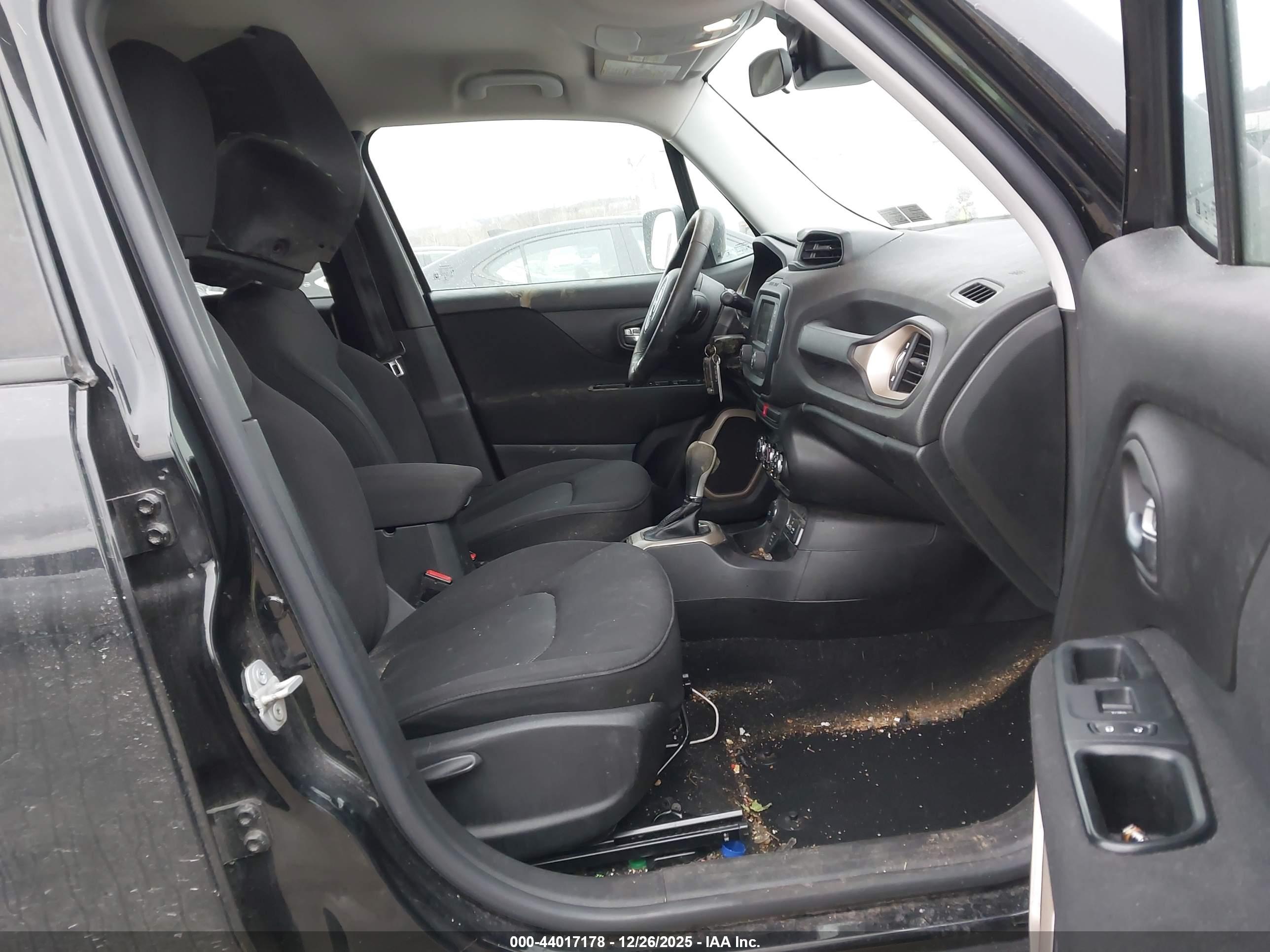 JEEP RENEGADE image 5