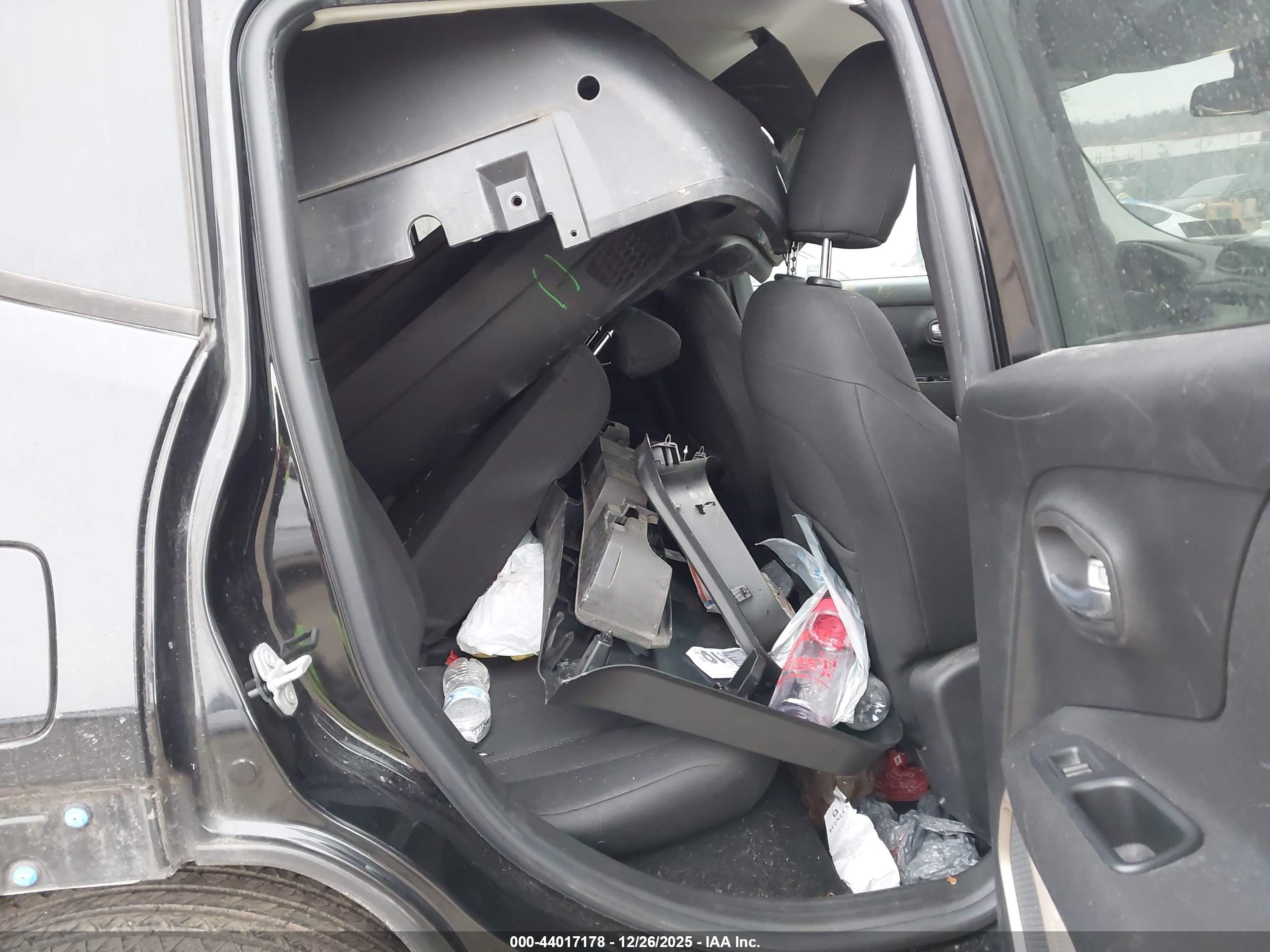 JEEP RENEGADE image 8