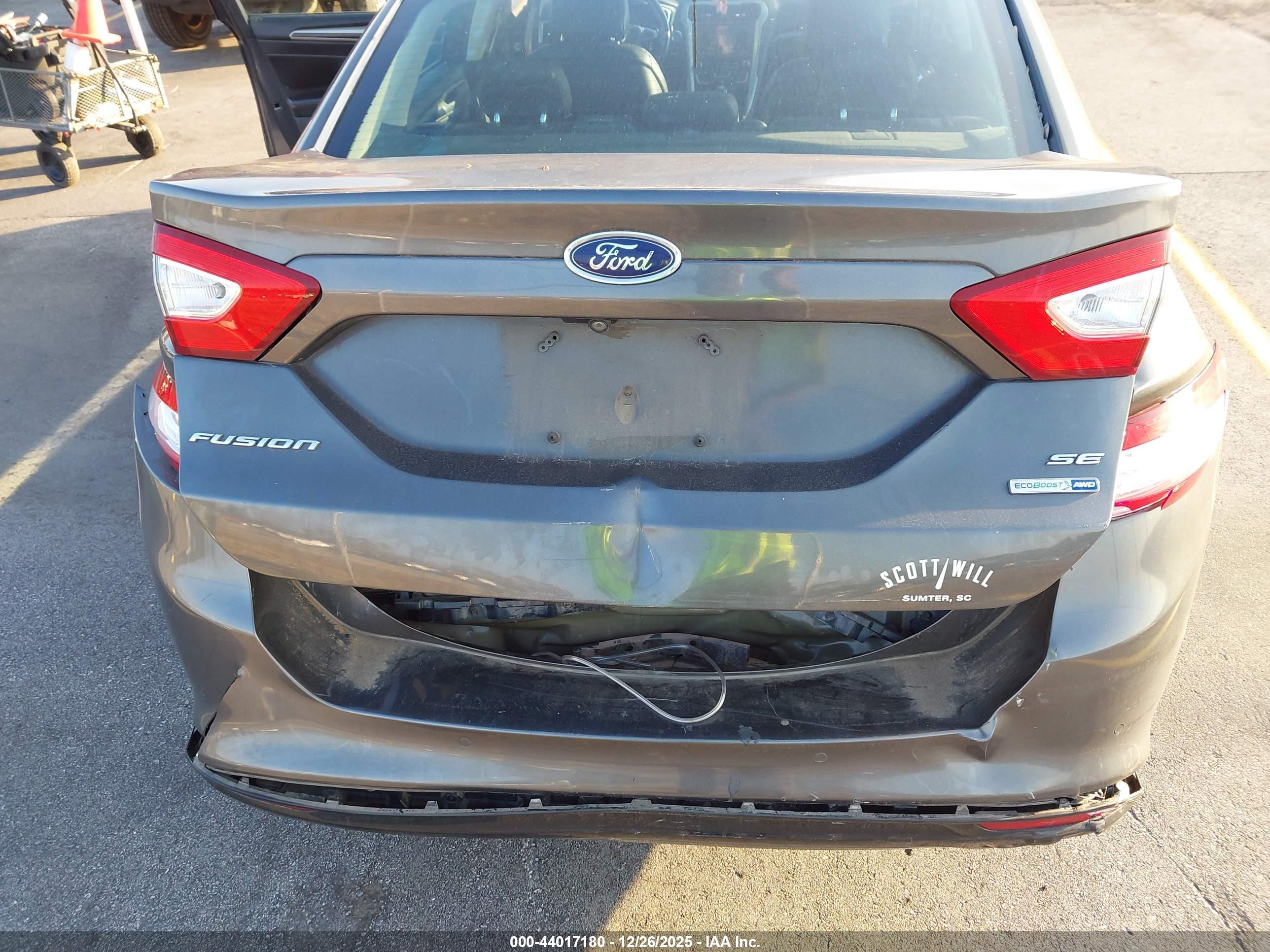 FORD FUSION image 6