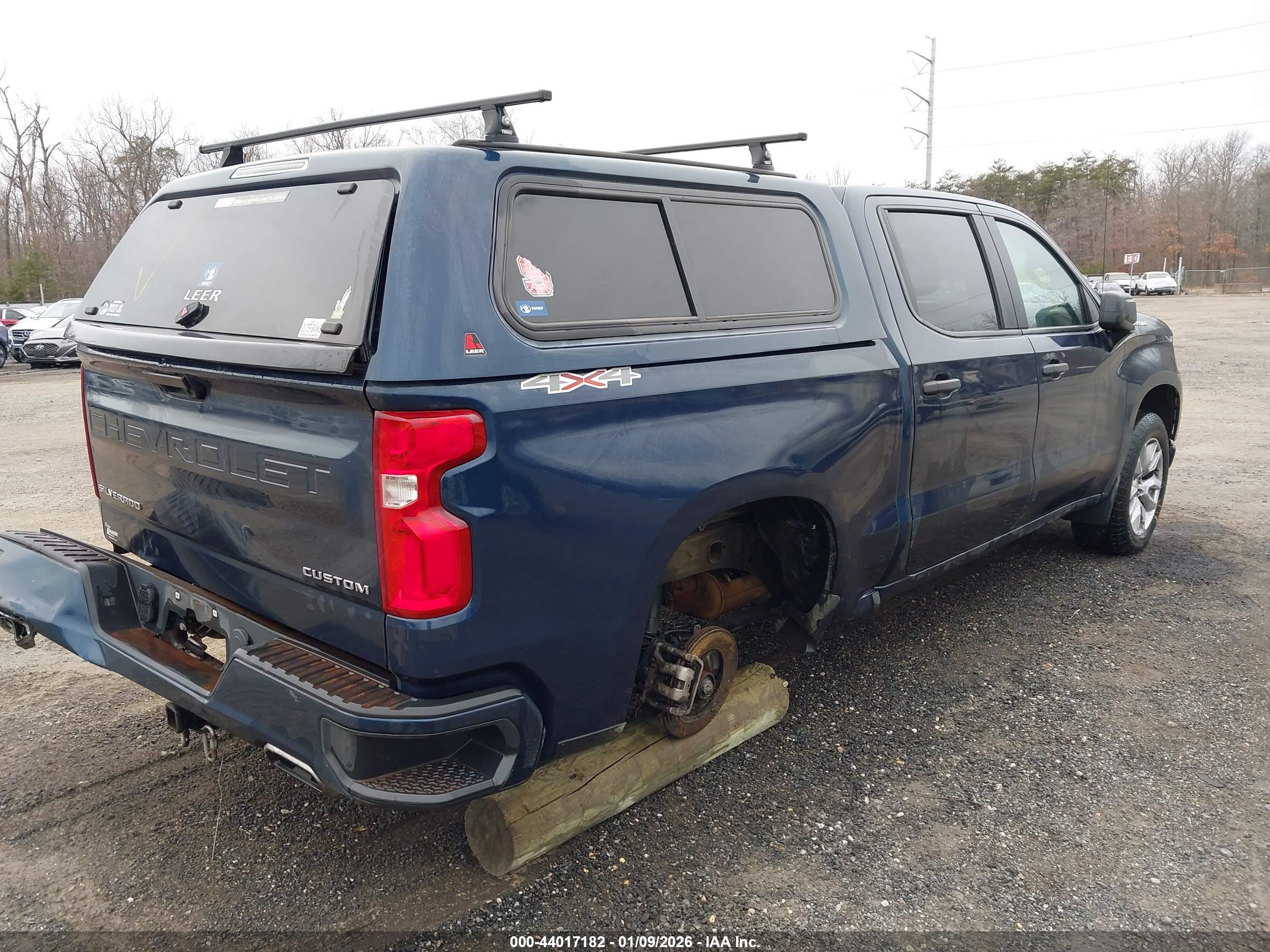 CHEVROLET SILVERADO image 4