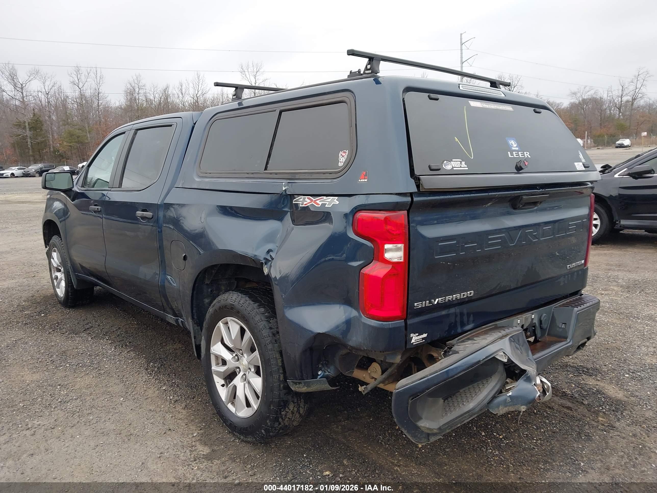 CHEVROLET SILVERADO image 6