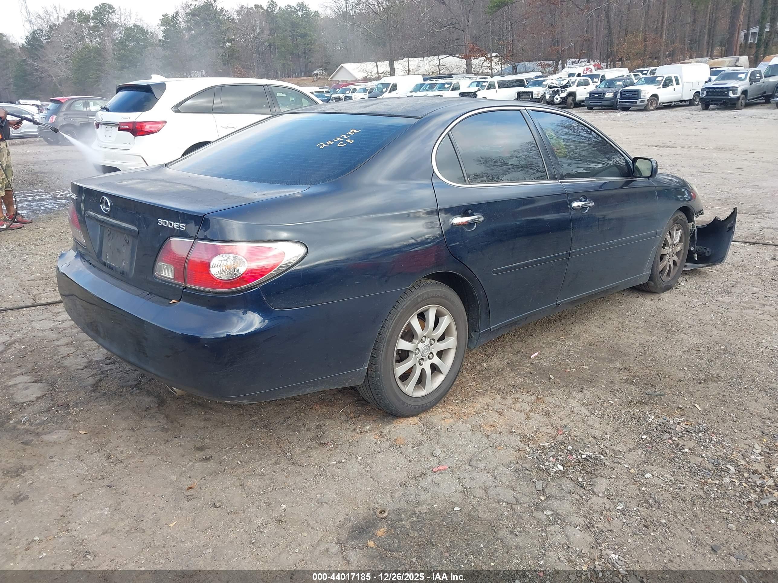 LEXUS ES image 4