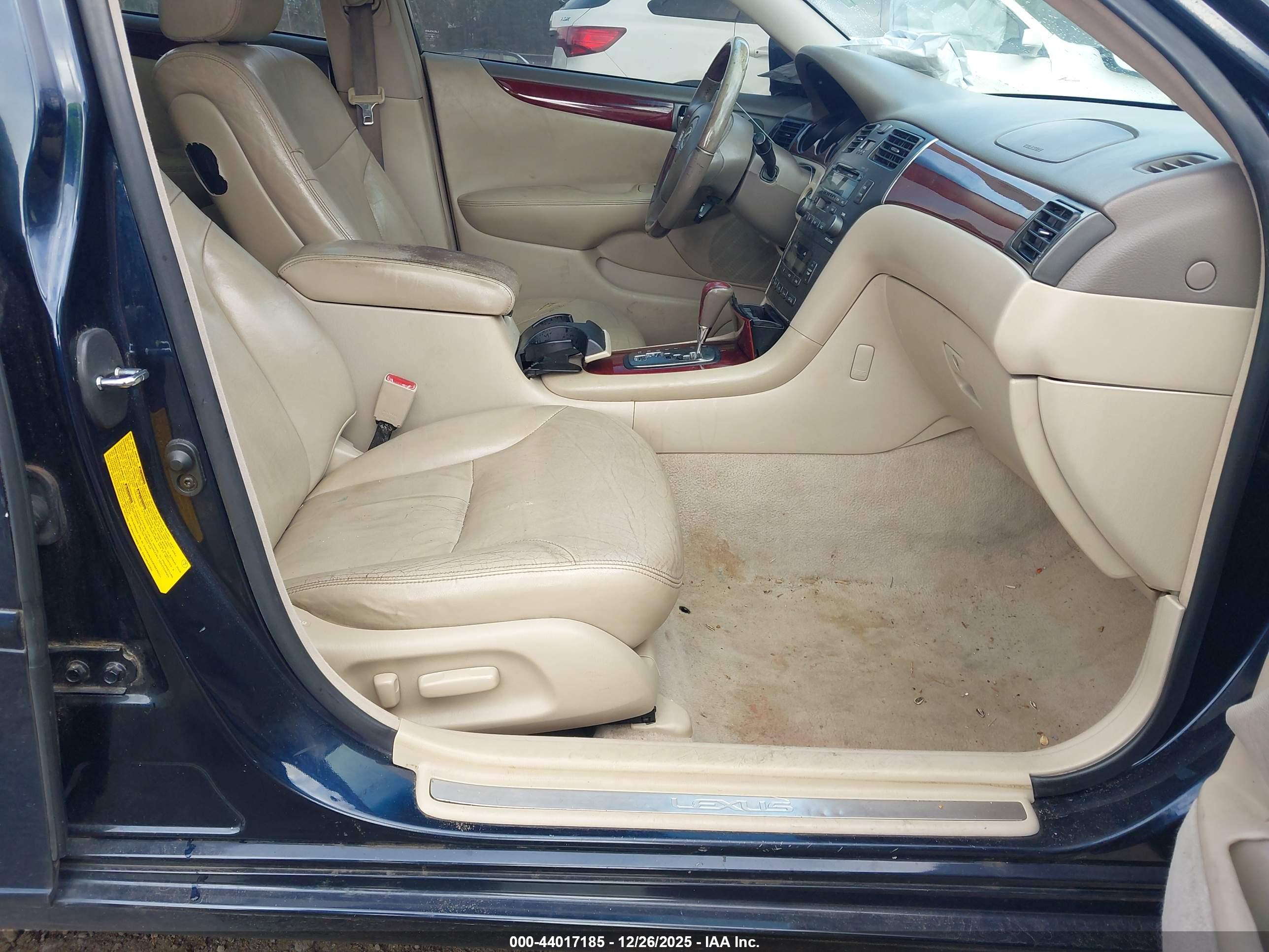 LEXUS ES image 5