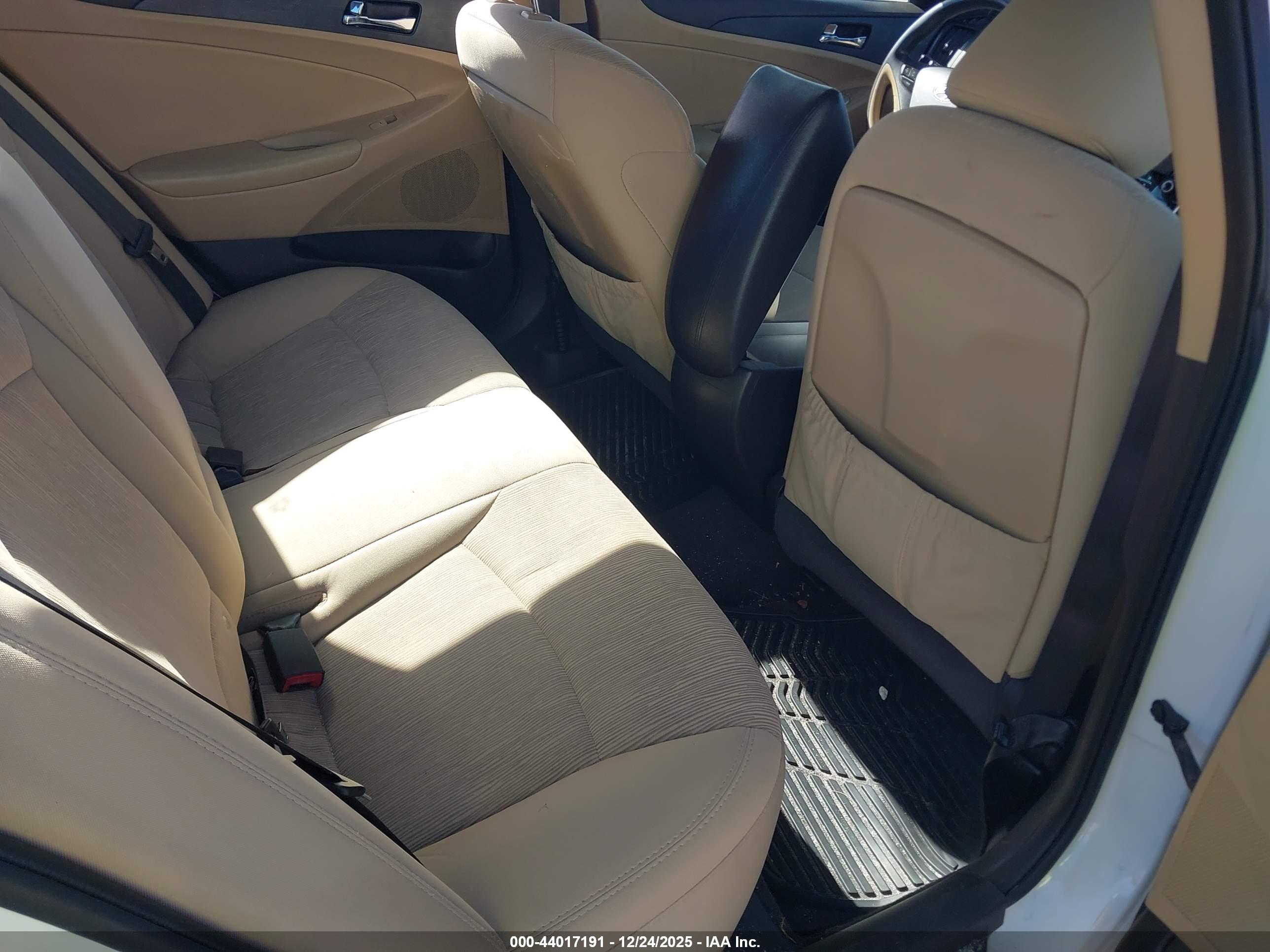 HYUNDAI SONATA image 8