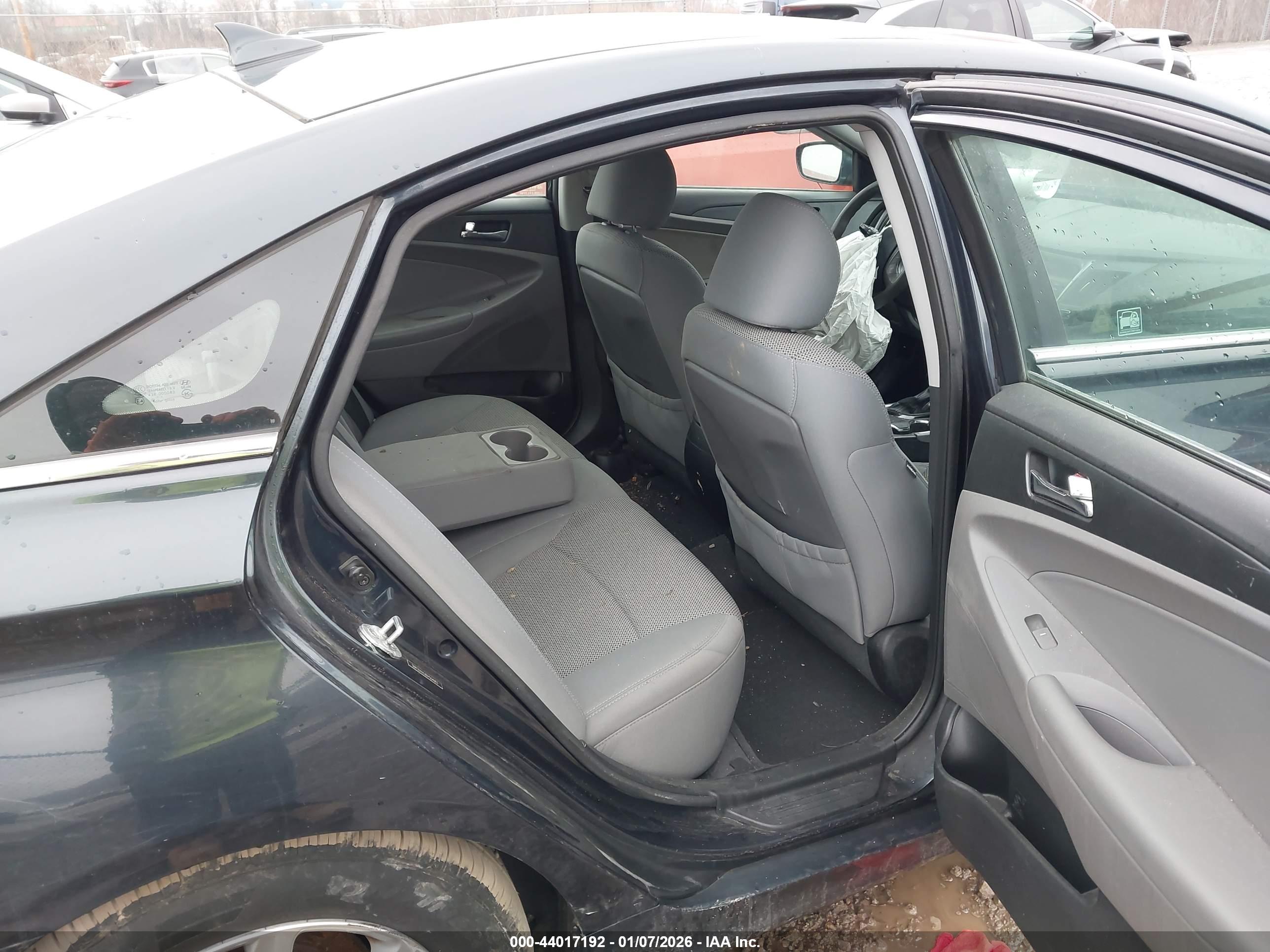 HYUNDAI SONATA image 8