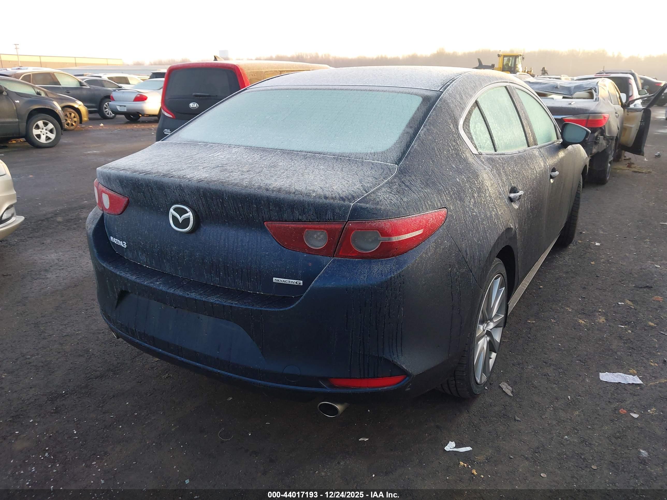 MAZDA MAZDA3 image 4