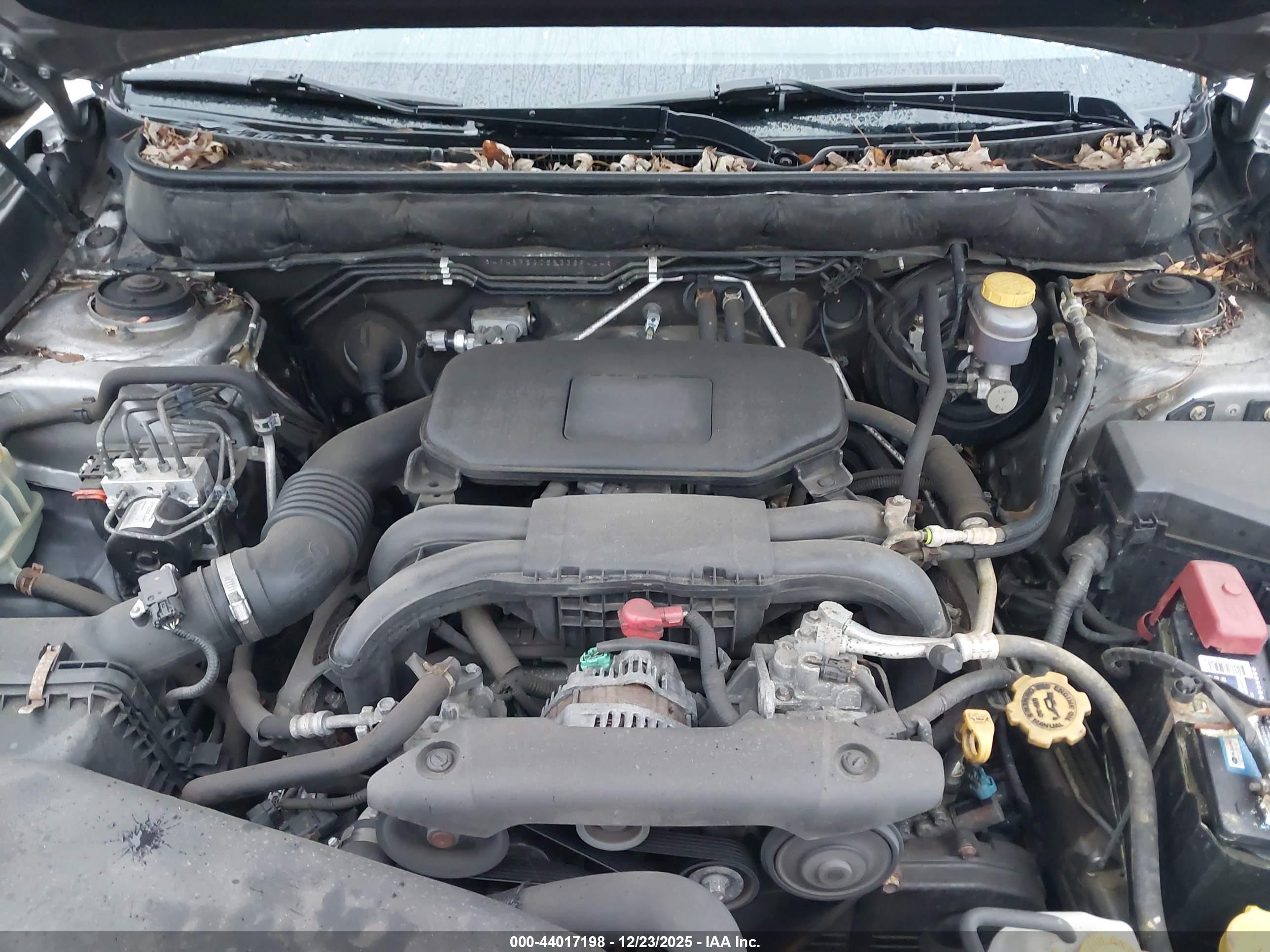 SUBARU OUTBACK image 10