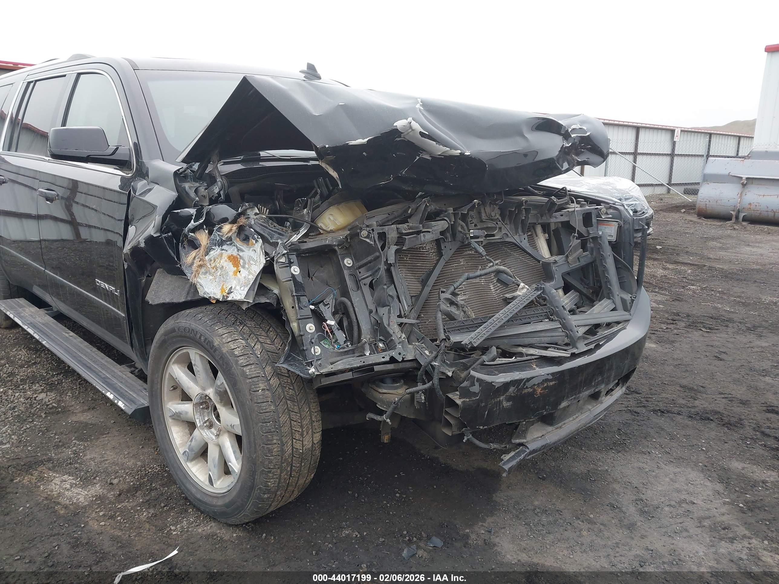 GMC YUKON image 6