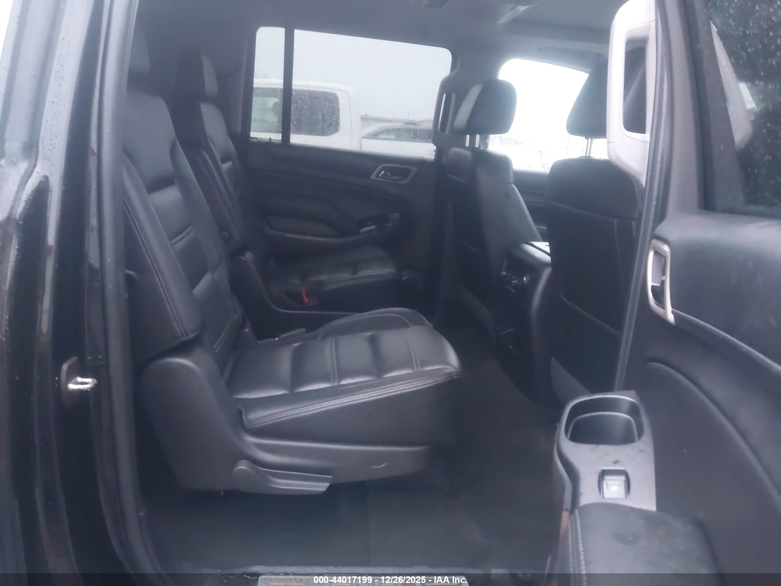 GMC YUKON image 8