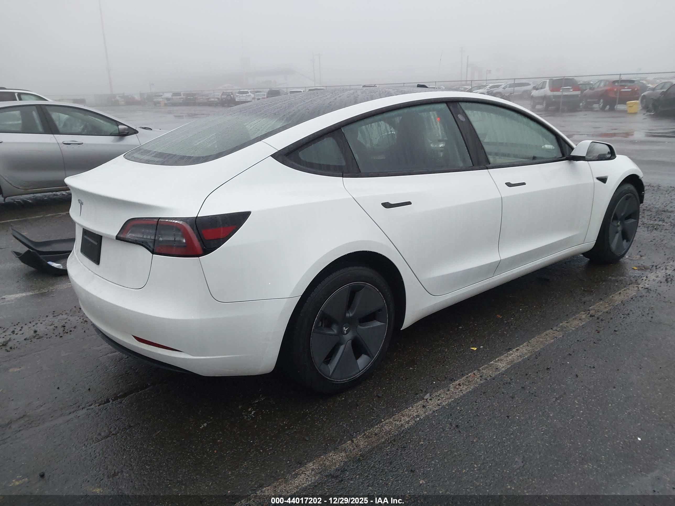 TESLA MODEL image 4
