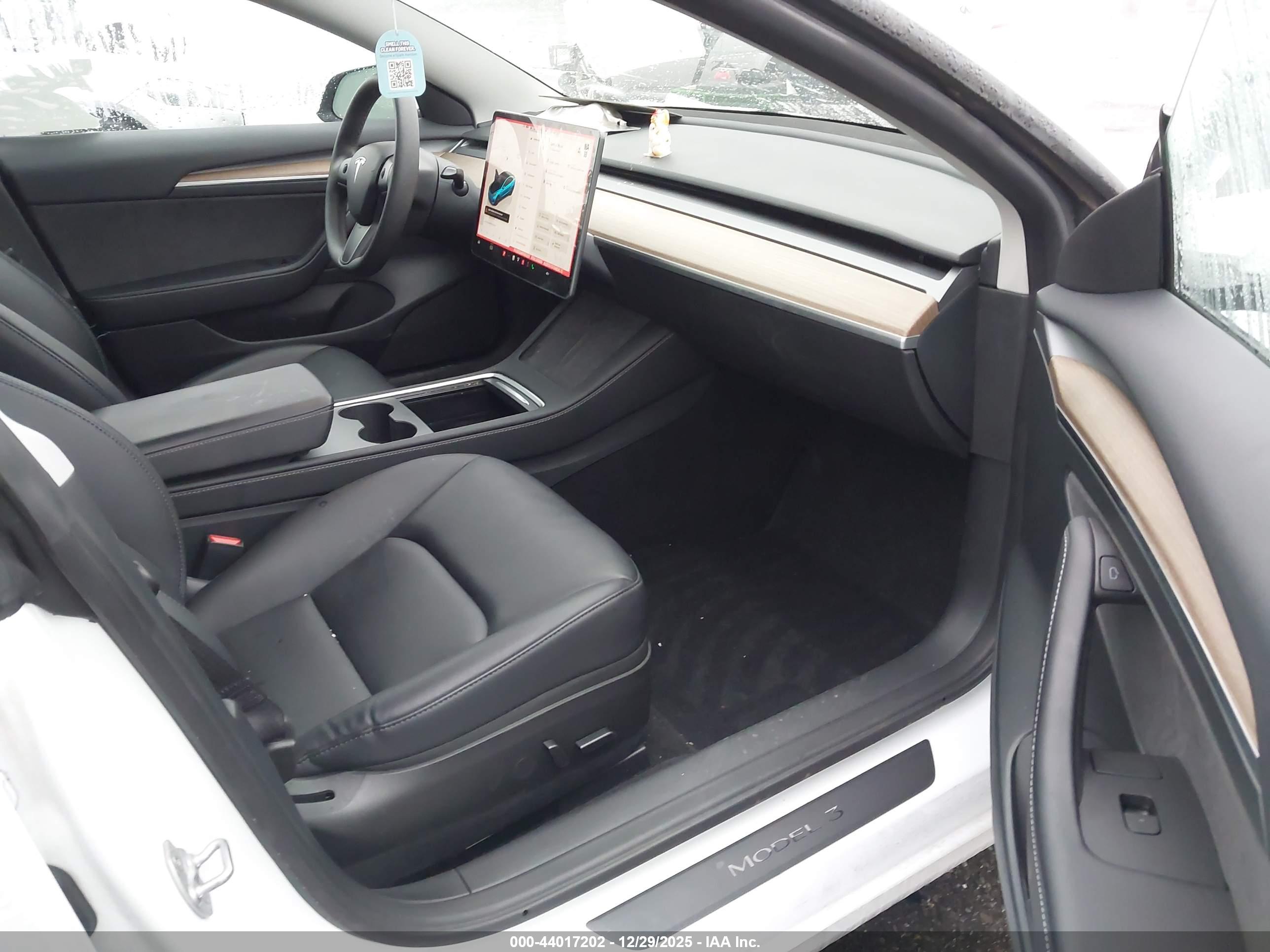 TESLA MODEL image 5