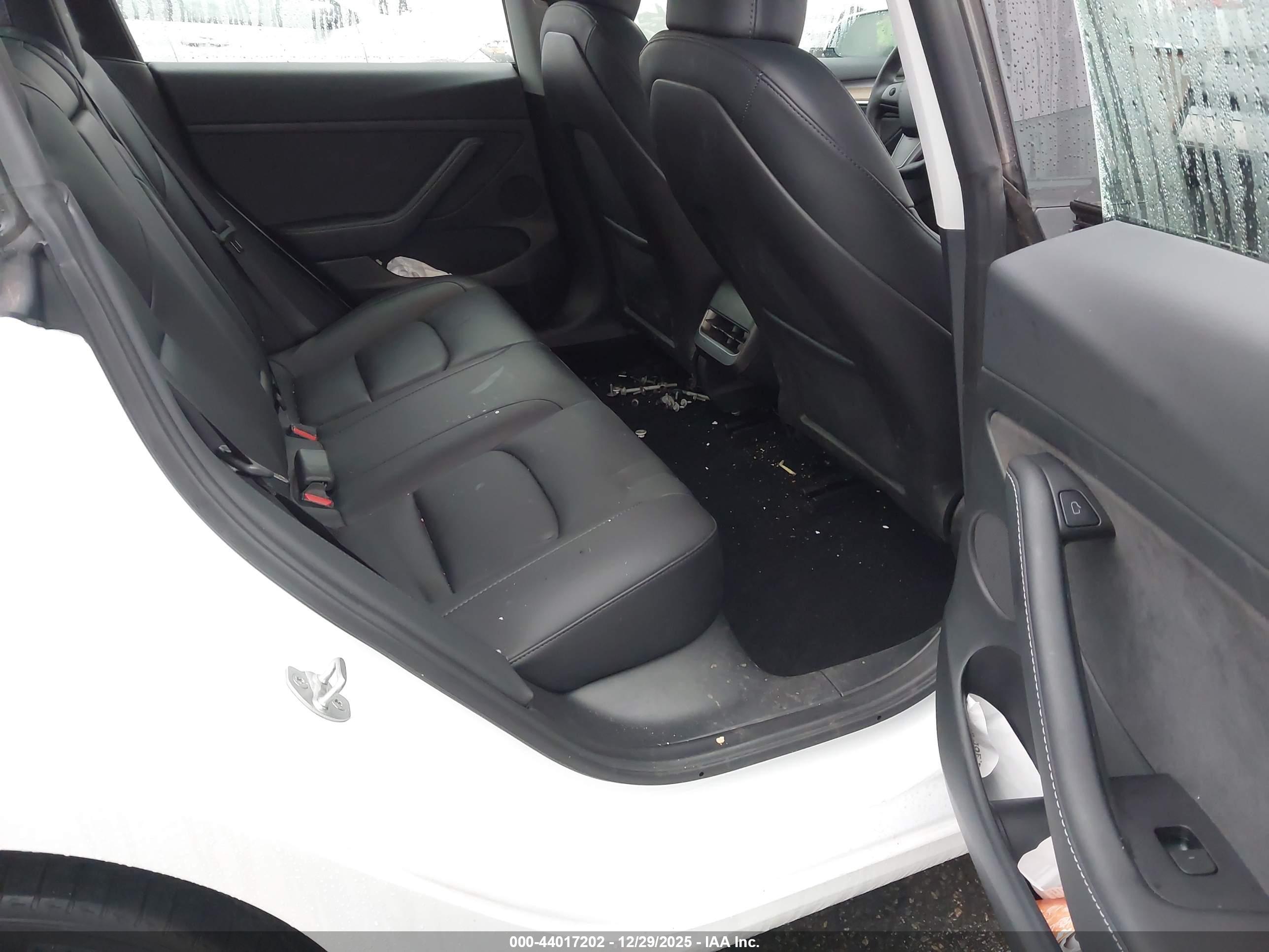 TESLA MODEL image 8