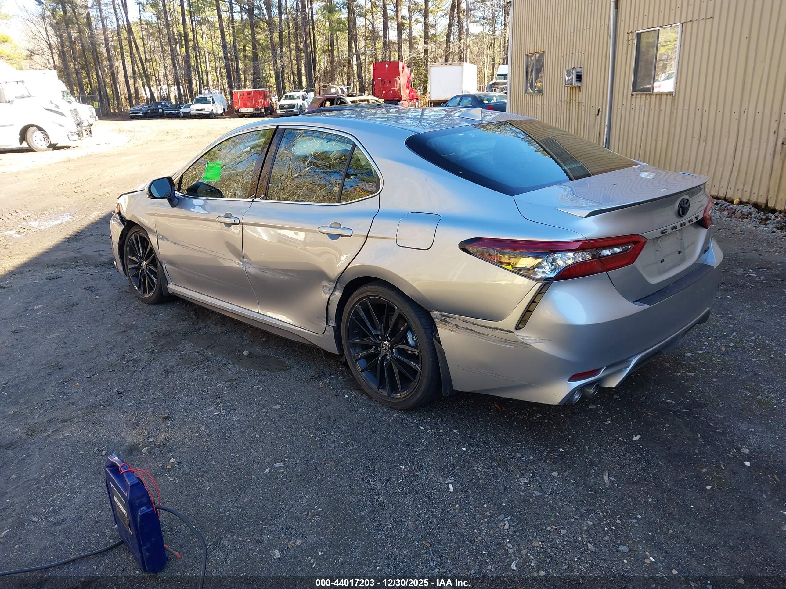 TOYOTA CAMRY image 3