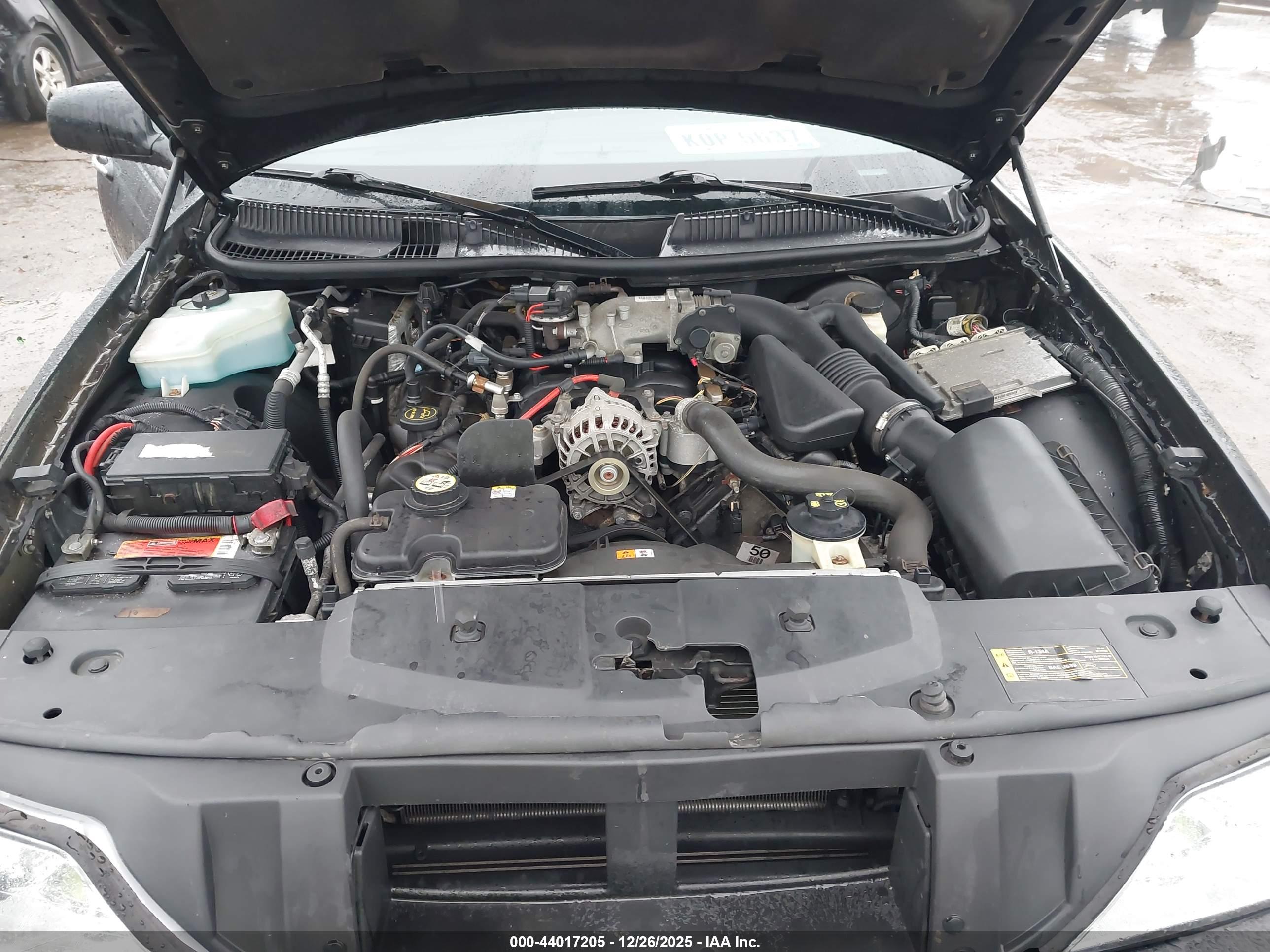 LINCOLN TOWN image 10