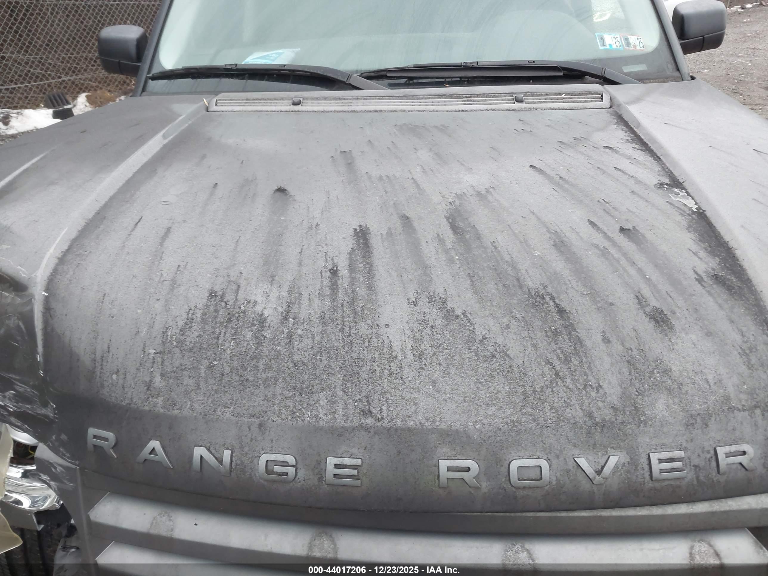 LAND ROVER image 10
