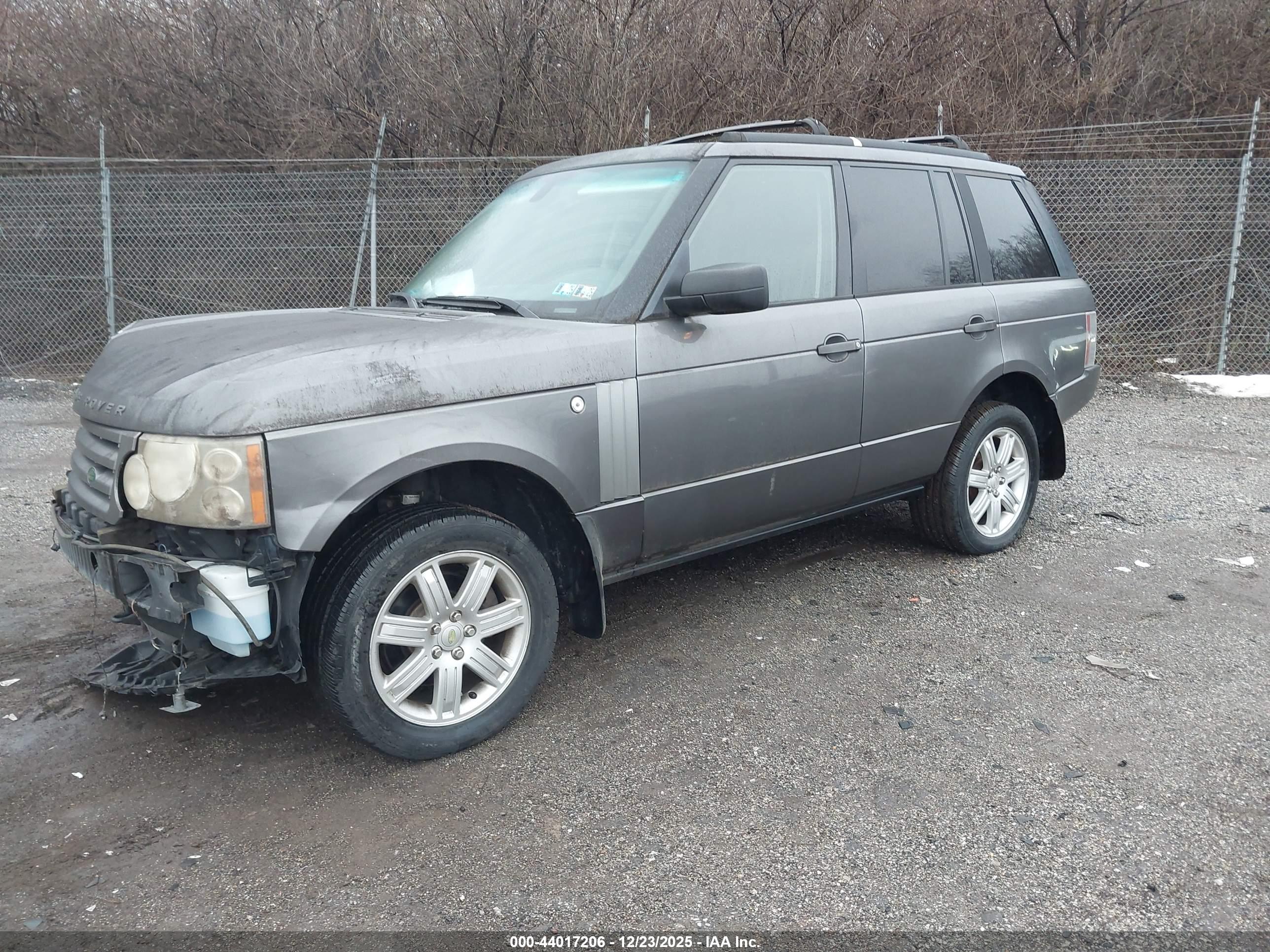 LAND ROVER image 2