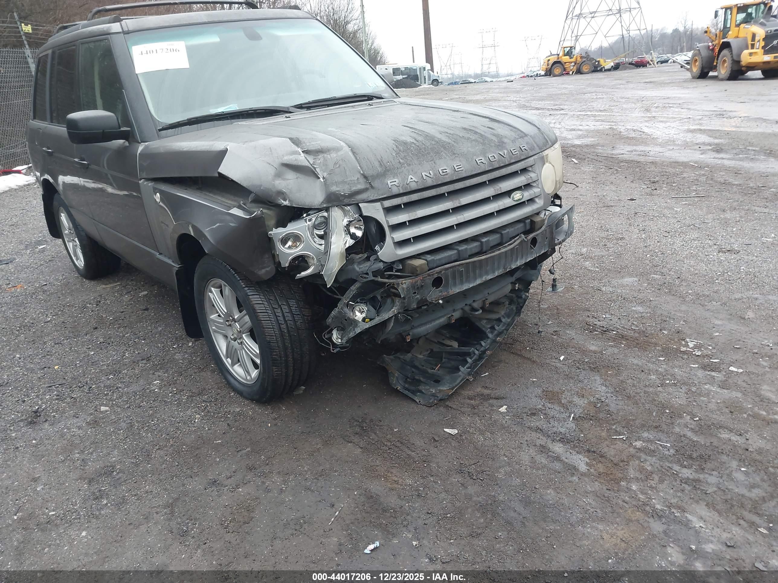 LAND ROVER image 6
