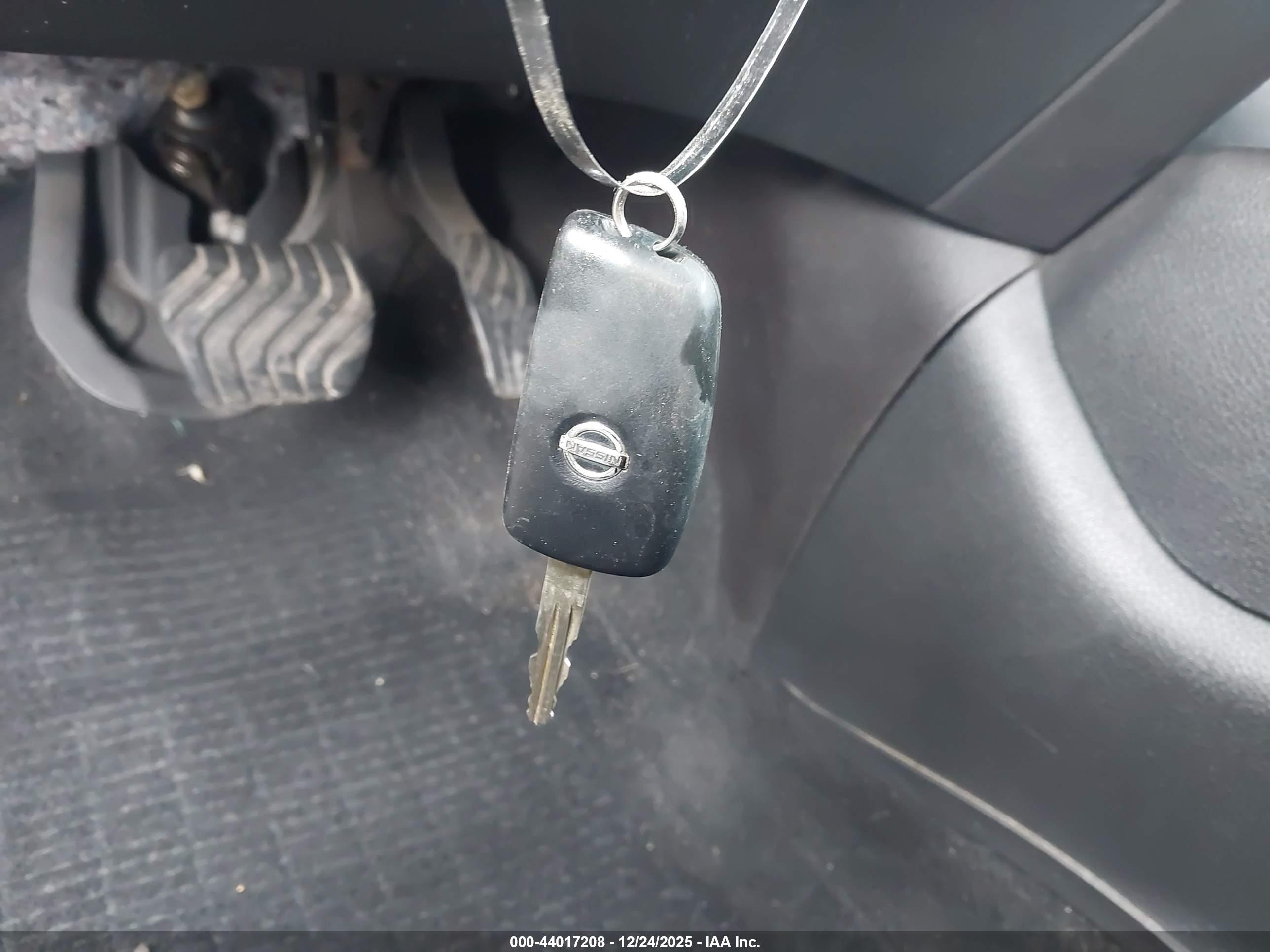 NISSAN ROGUE image 11