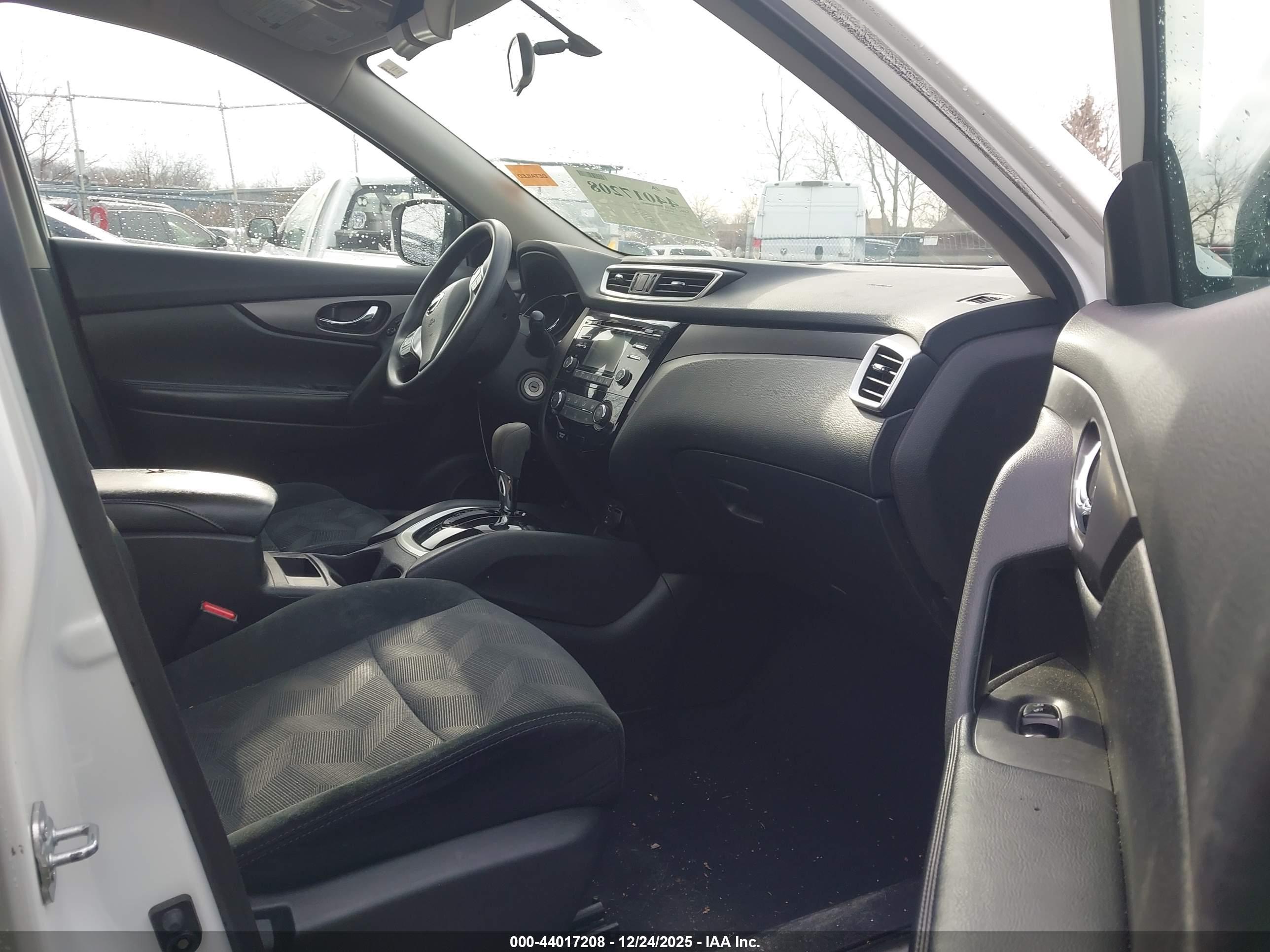 NISSAN ROGUE image 5