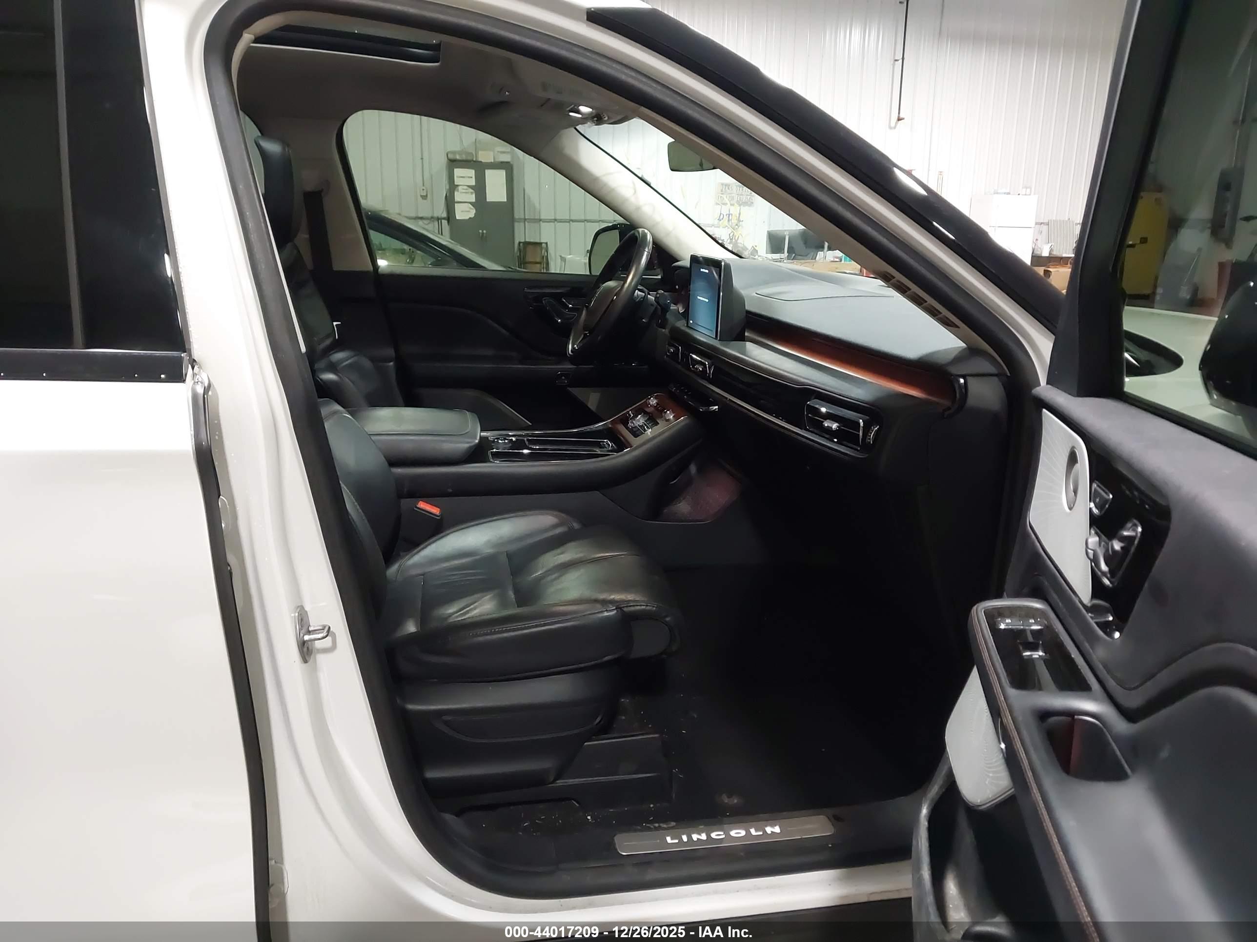 LINCOLN AVIATOR image 5
