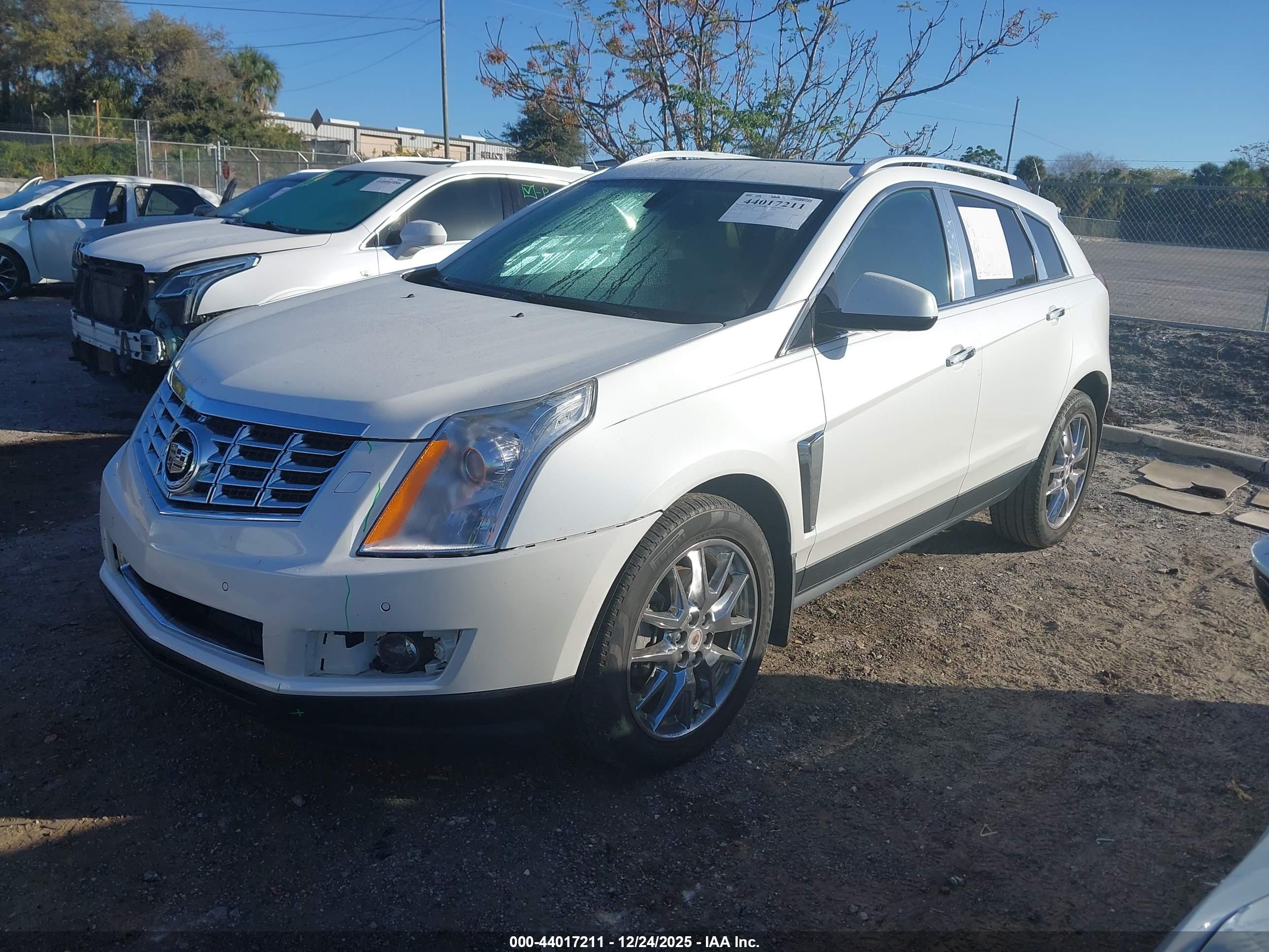 CADILLAC SRX image 2