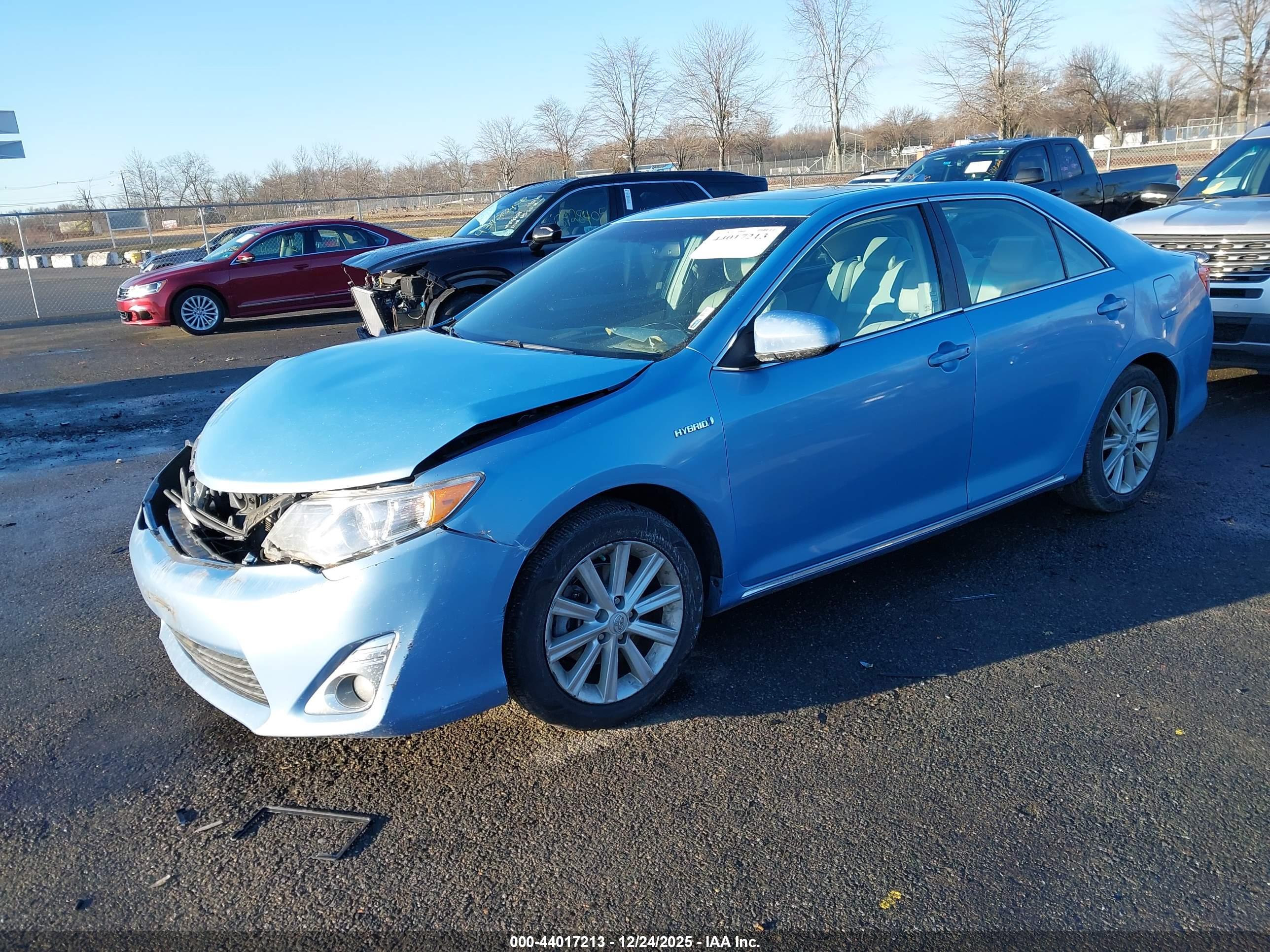 TOYOTA CAMRY image 2