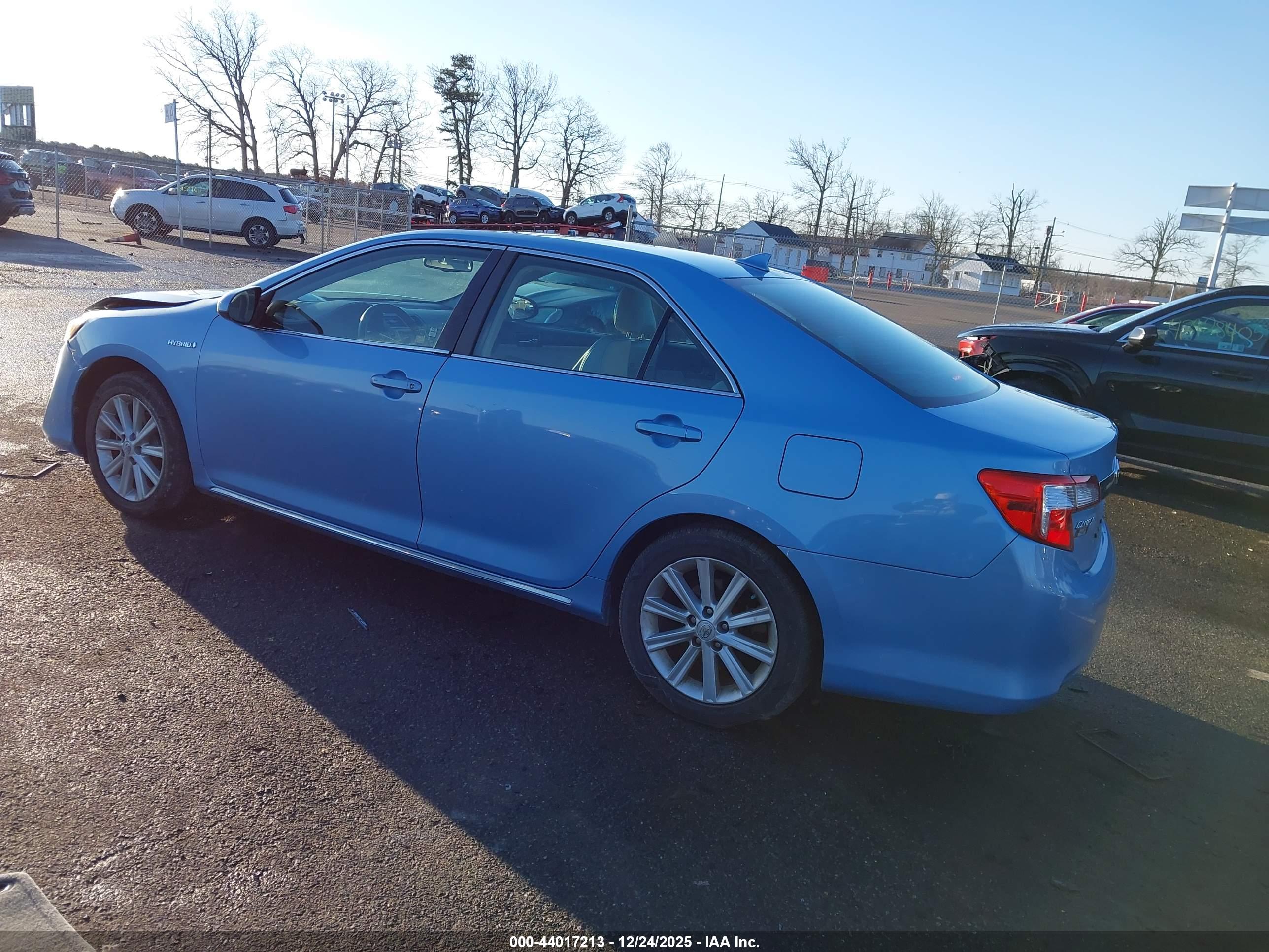 TOYOTA CAMRY image 3