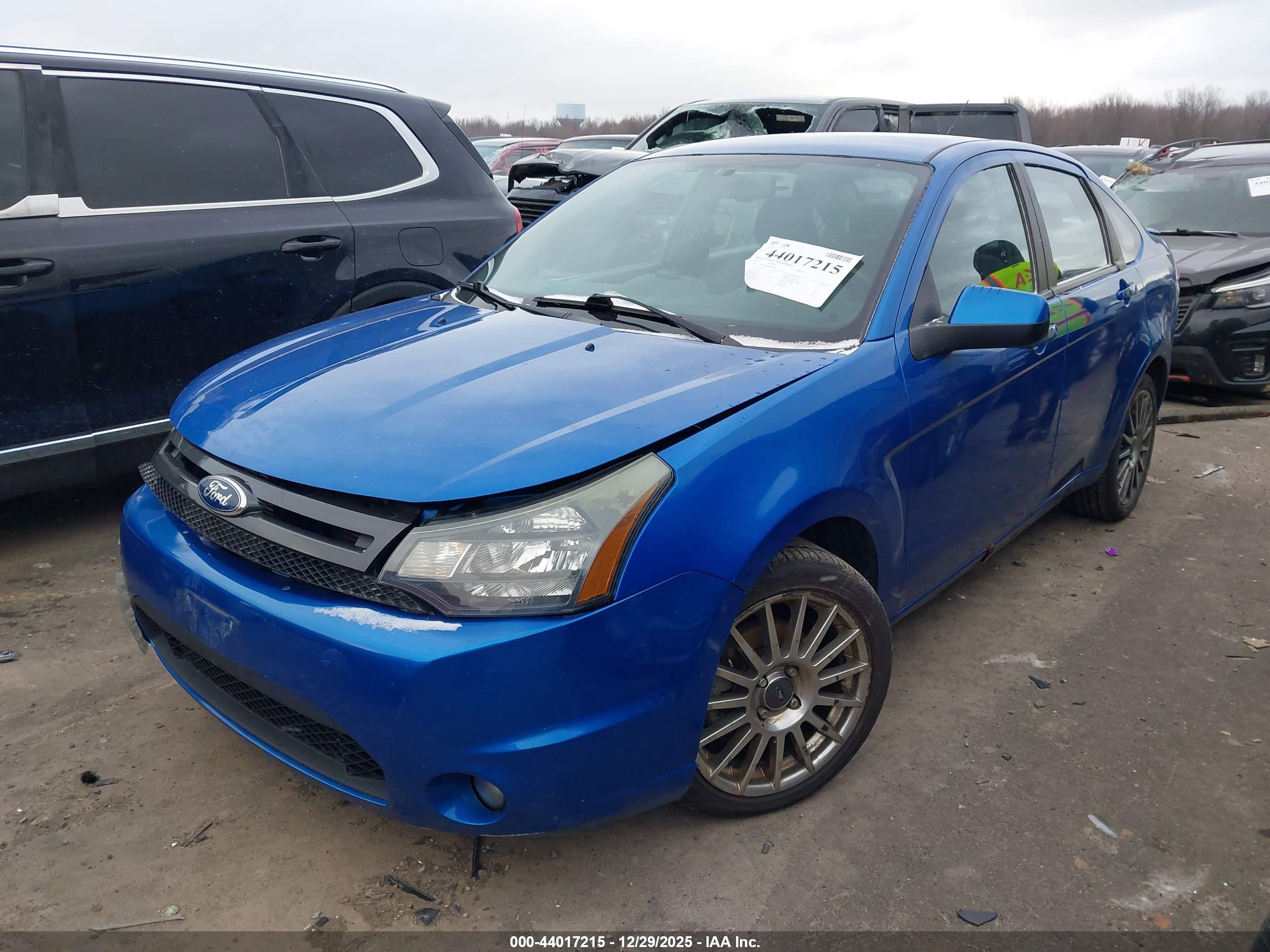 FORD FOCUS image 2