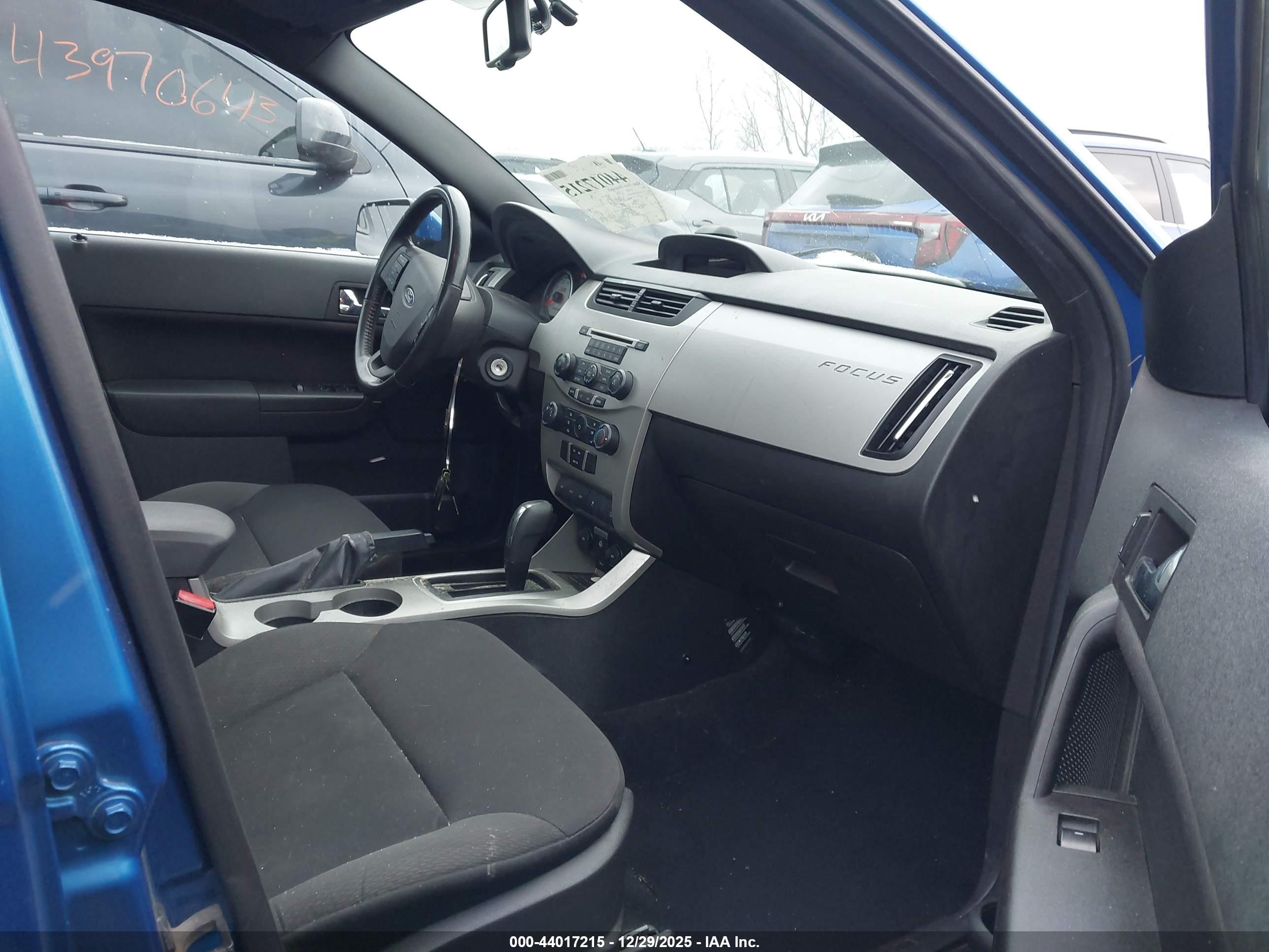FORD FOCUS image 5