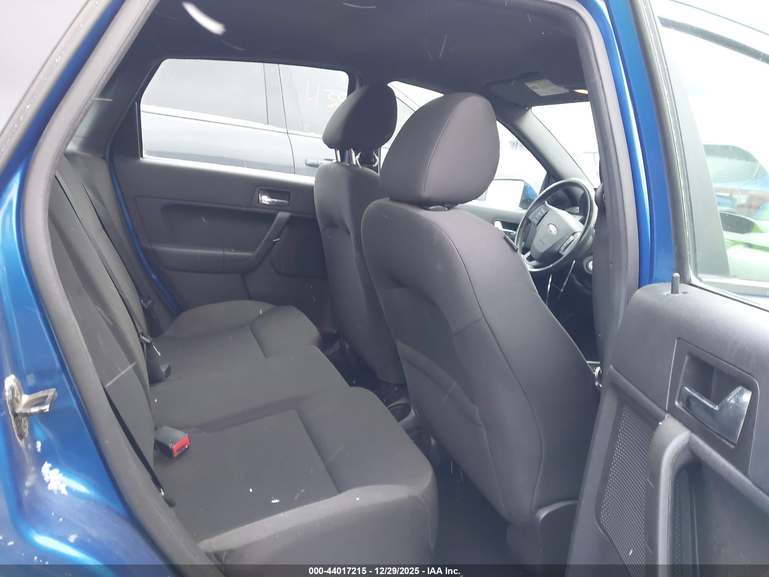 FORD FOCUS image 8