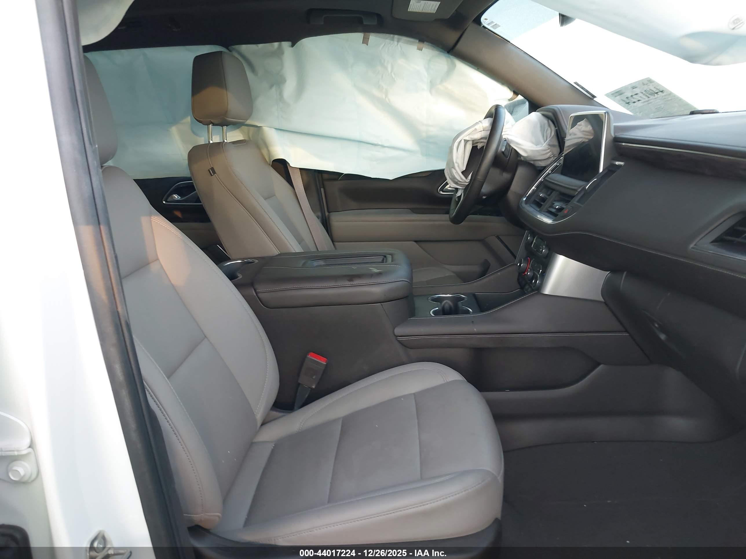 CHEVROLET TAHOE image 5
