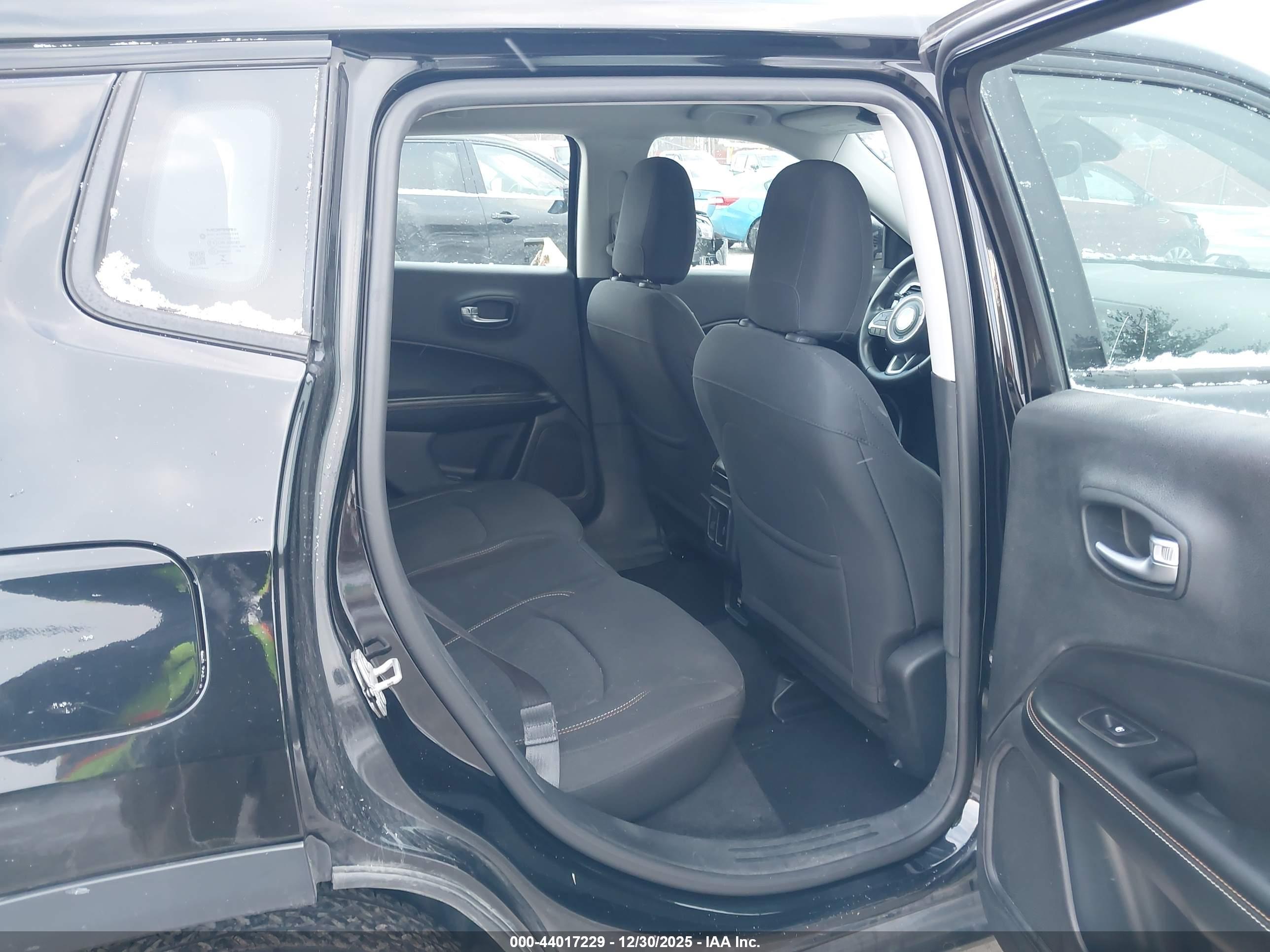 JEEP COMPASS image 8