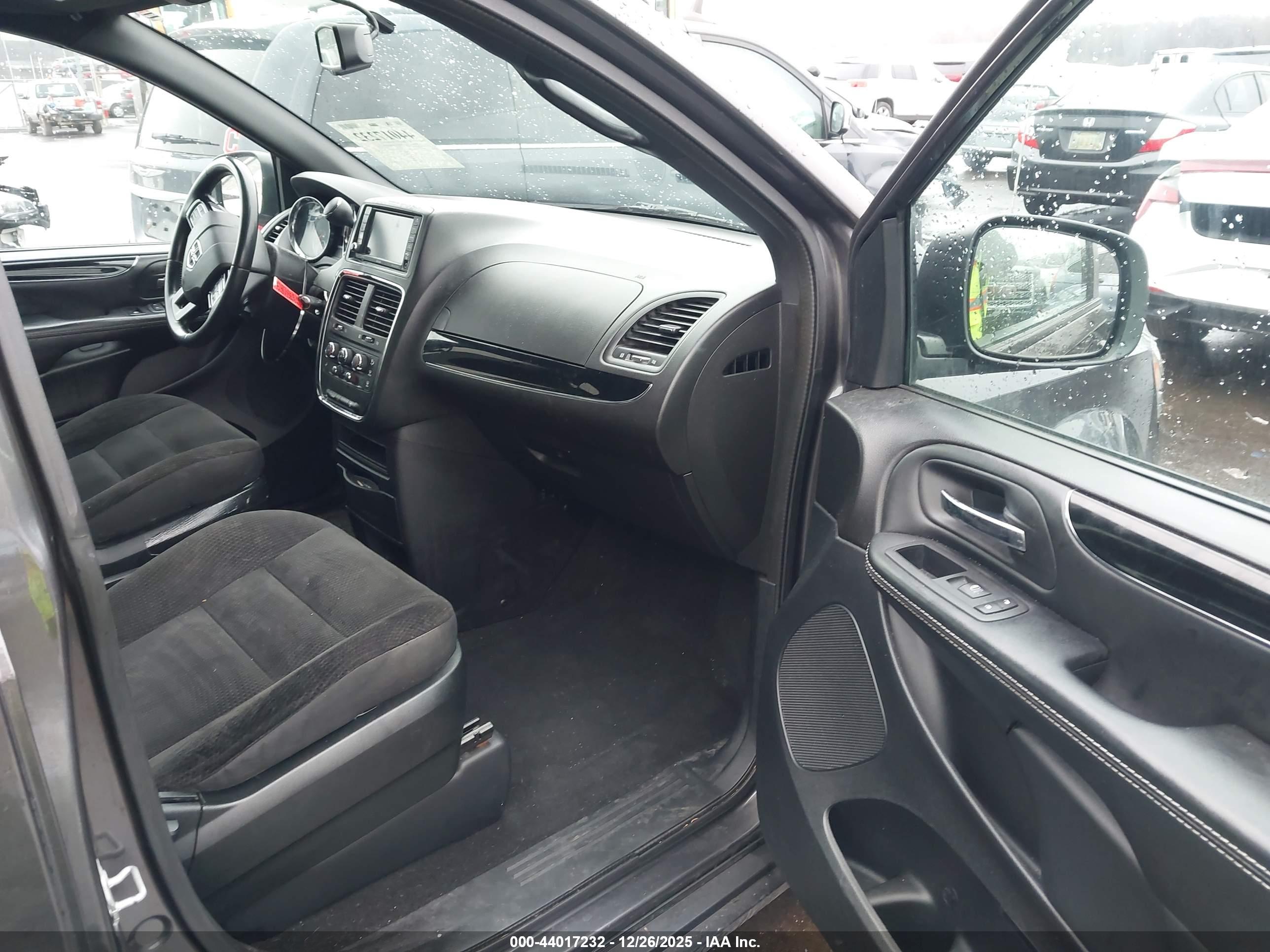 DODGE GRAND image 5