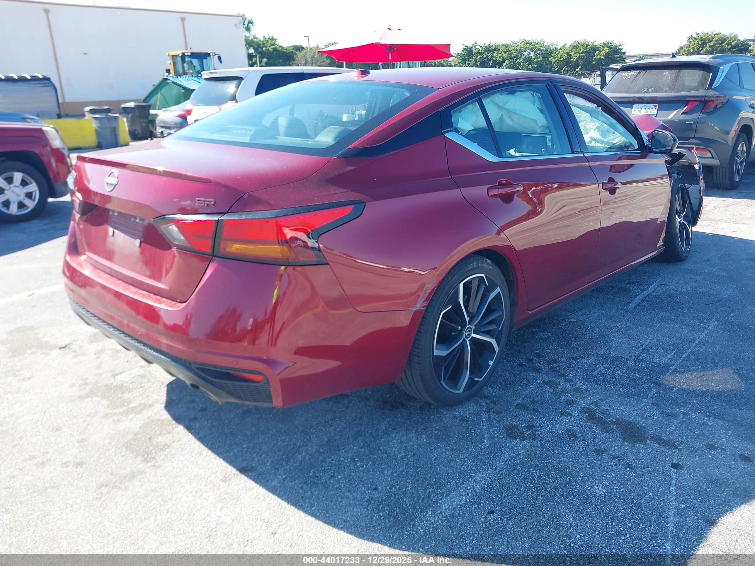 NISSAN ALTIMA image 4