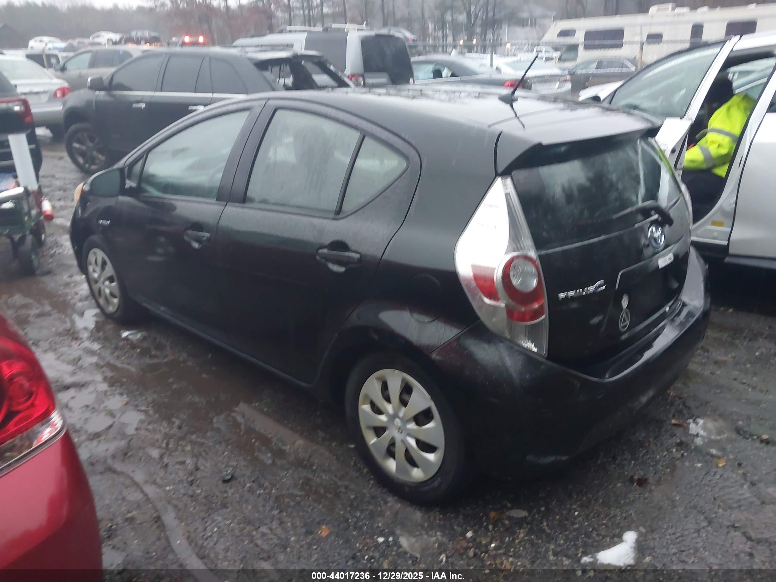 TOYOTA PRIUS image 3