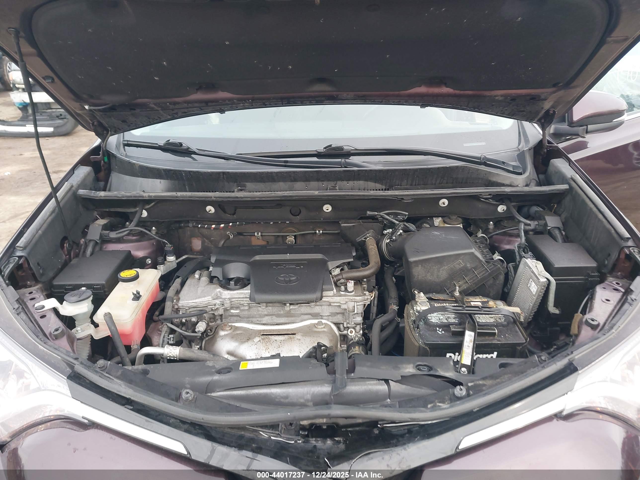 TOYOTA RAV4 image 10