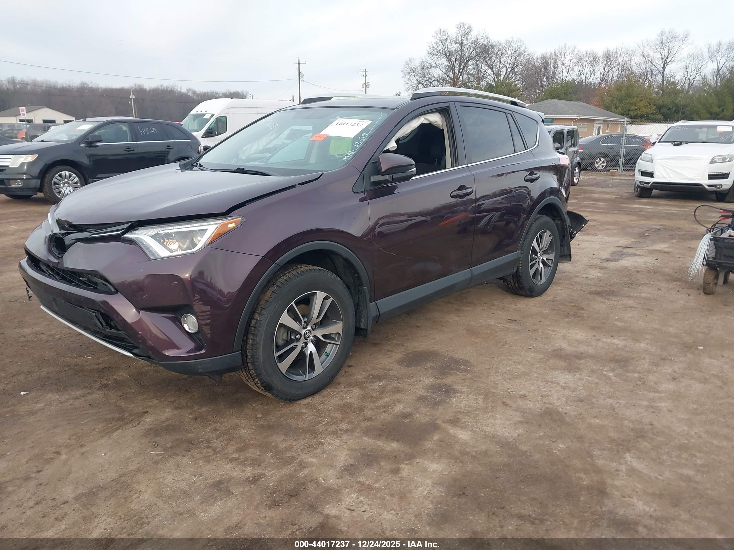 TOYOTA RAV4 image 2